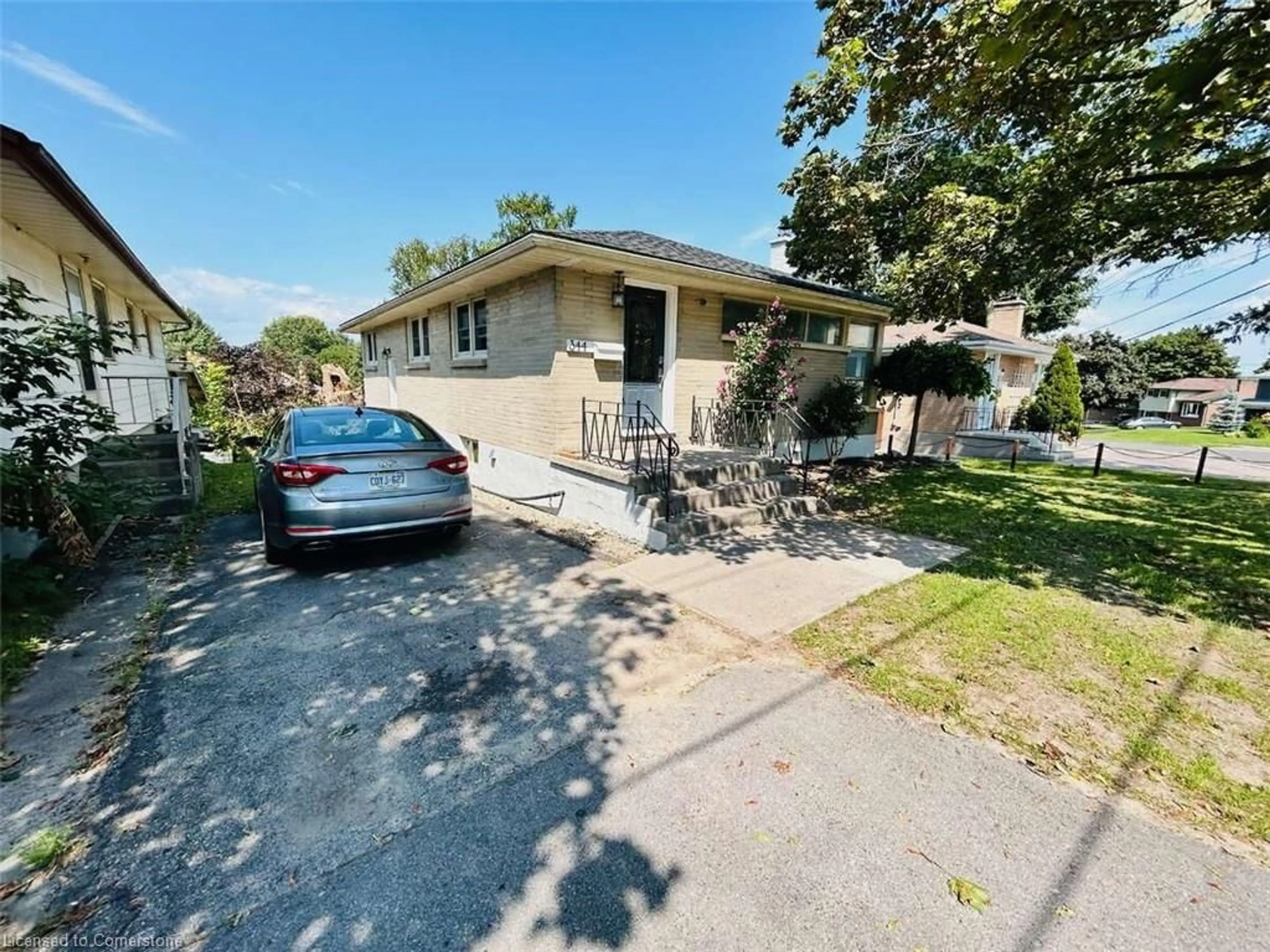 A pic from outside/outdoor area/front of a property/back of a property/a pic from drone, street for 344 Victoria Ave, Belleville Ontario K8N 2E3