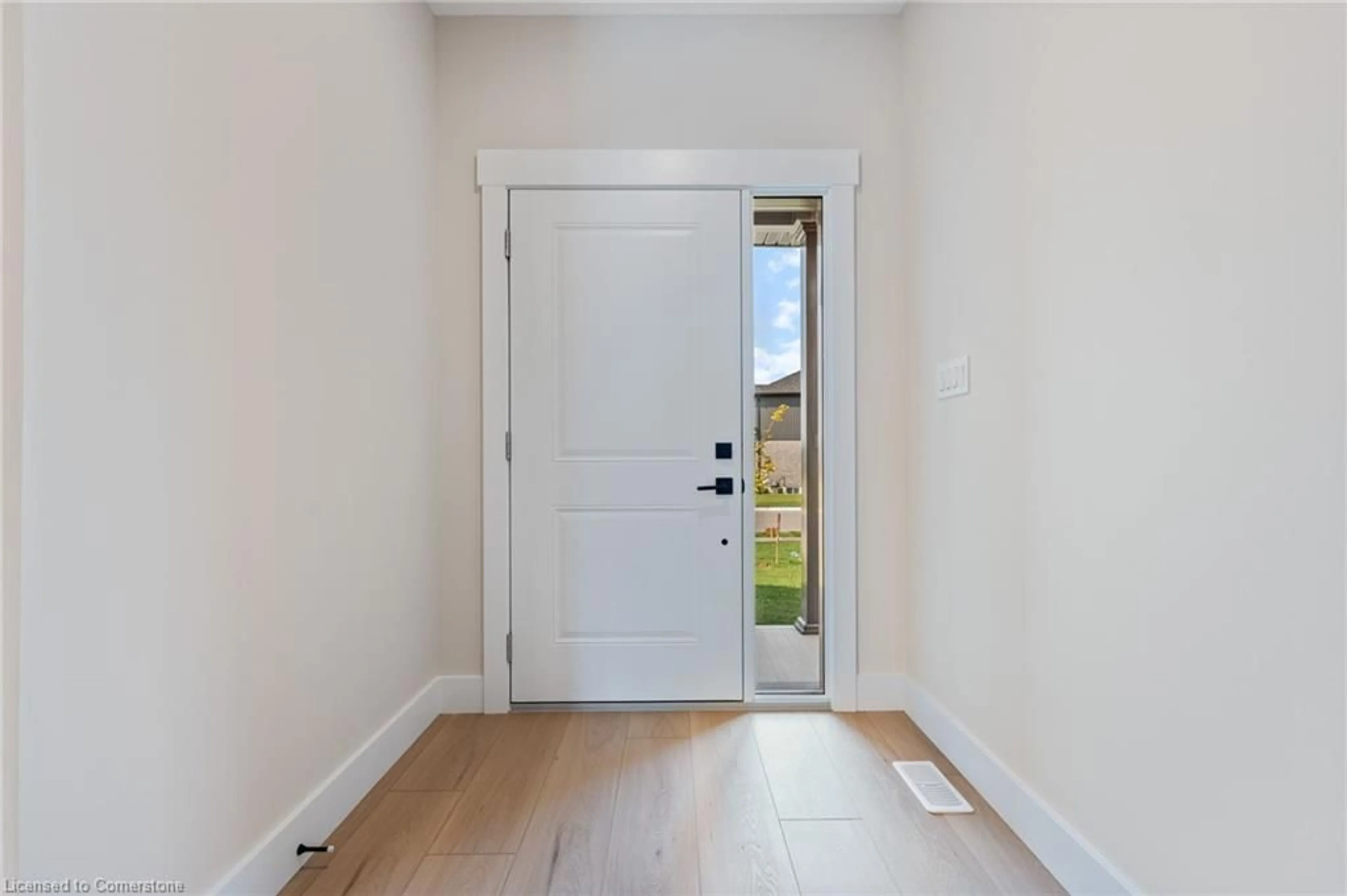 Indoor entryway, wood floors for 119 Amber St, Waterford Ontario N0E 1Y0