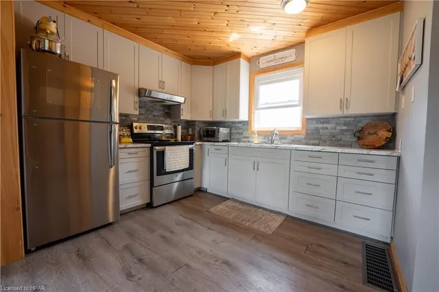 146 Simcoe St, Exeter 5