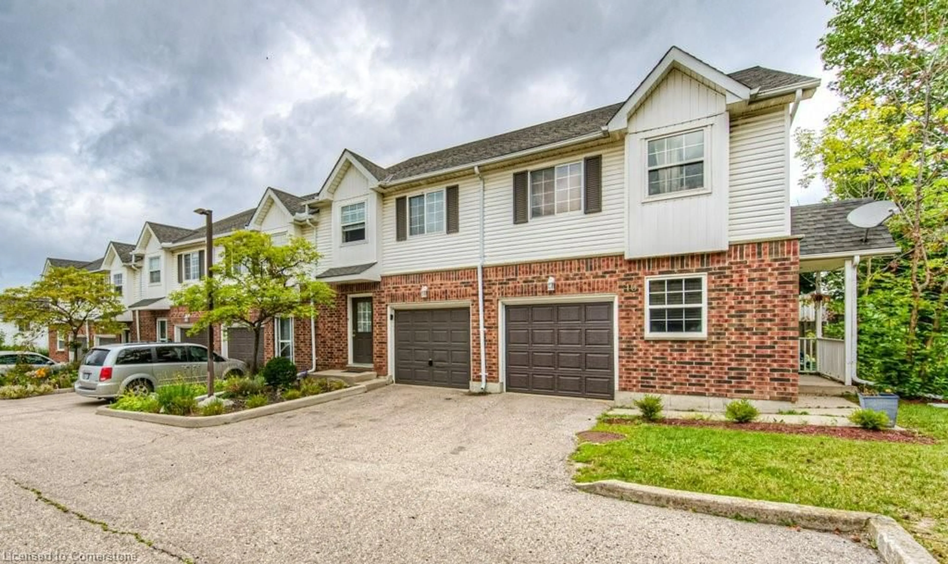 A pic from exterior of the house or condo for 185 Highland Cres #11, Kitchener Ontario N2M 5P8