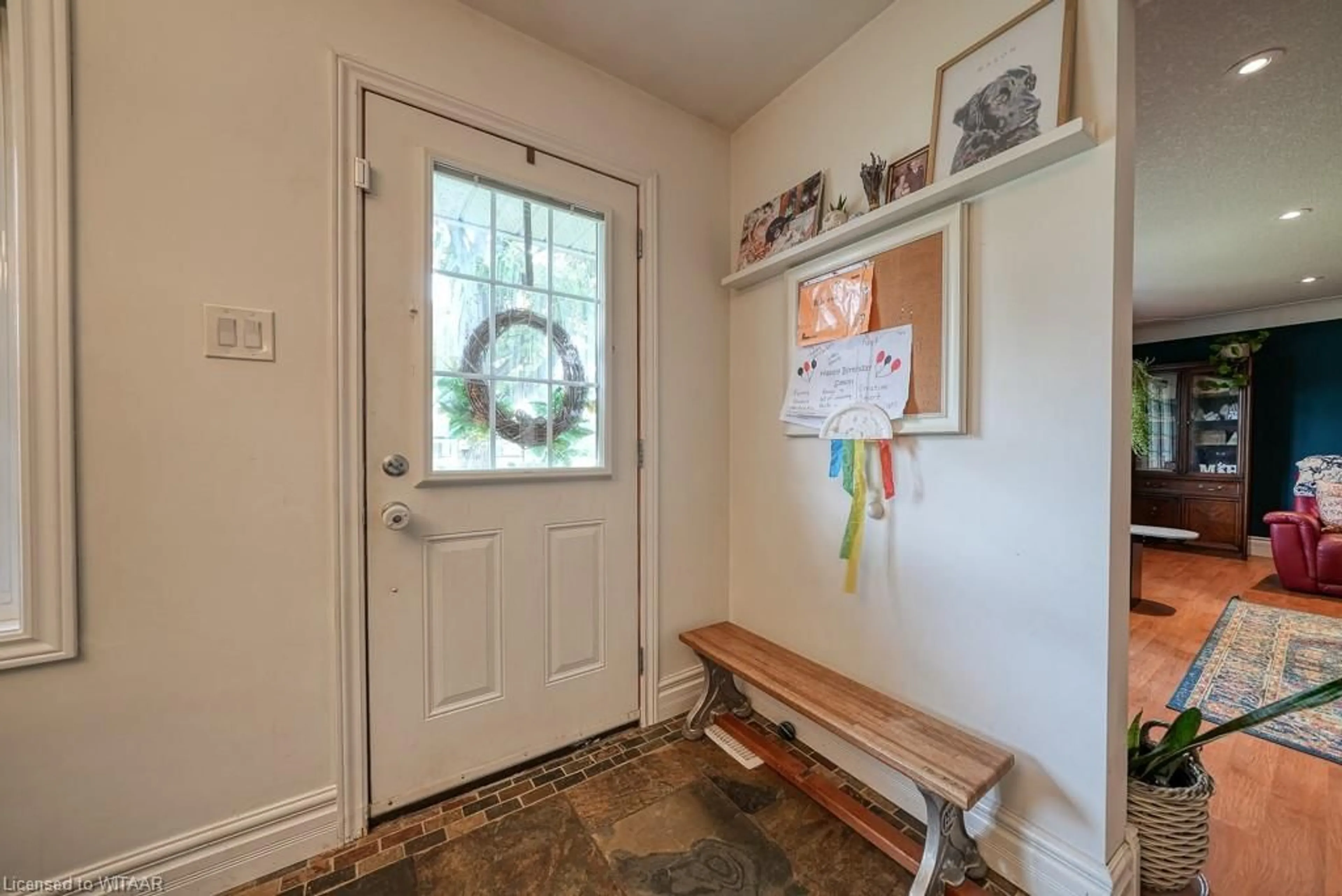 Indoor entryway for 1449 Norfolk County  Road 21, Delhi Ontario N4B 2W4