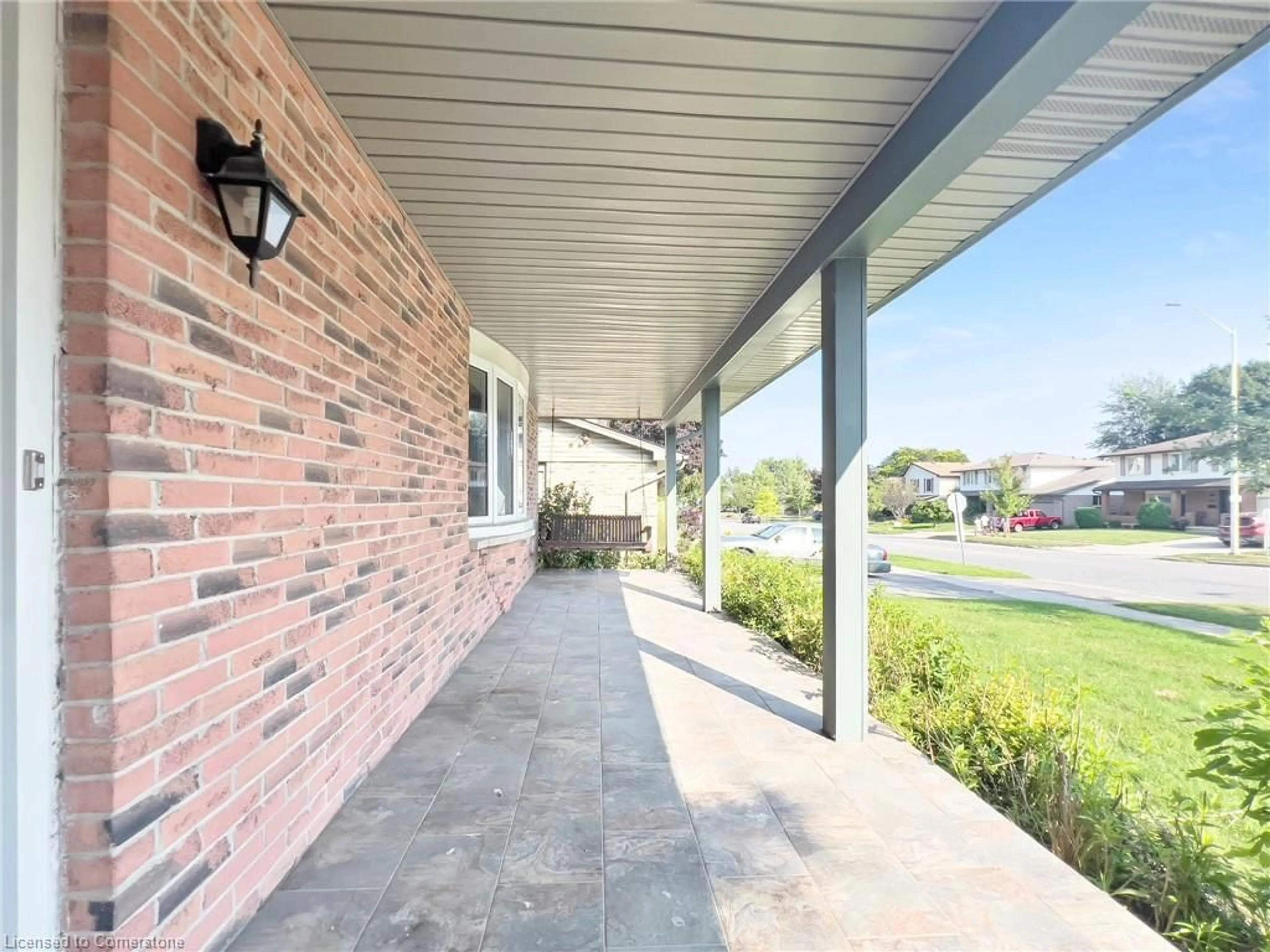 Home with brick exterior material for 802 Viscount Rd, London Ontario N6J 4A2