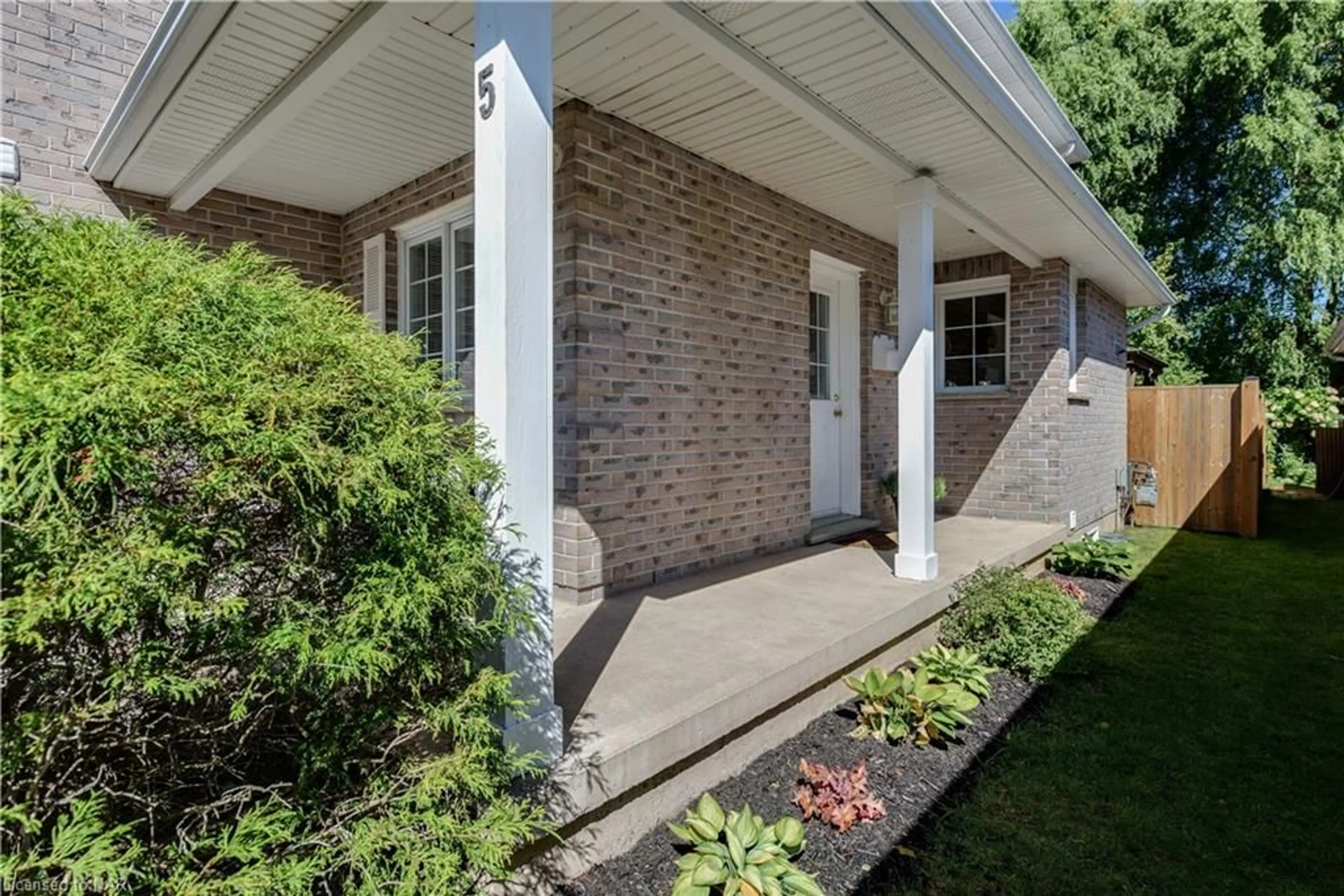 Home with brick exterior material for 5 Saddler Street, Fonthill Ontario L0S 1E4