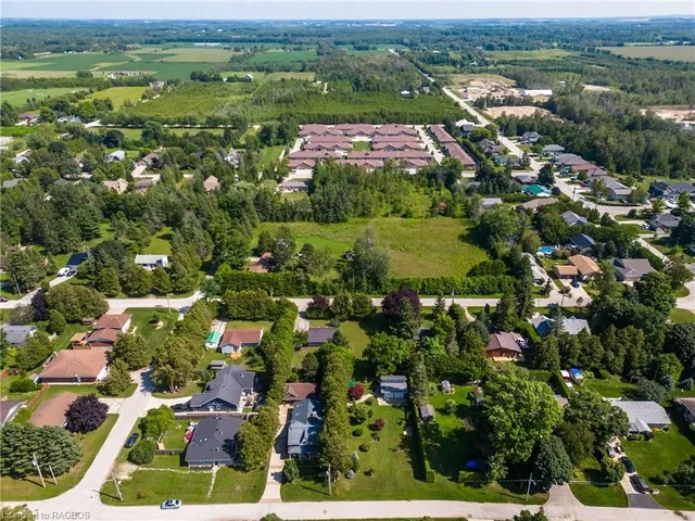 220 Belcher Lane, Southampton 2