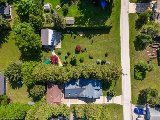 220 Belcher Lane, Southampton 4