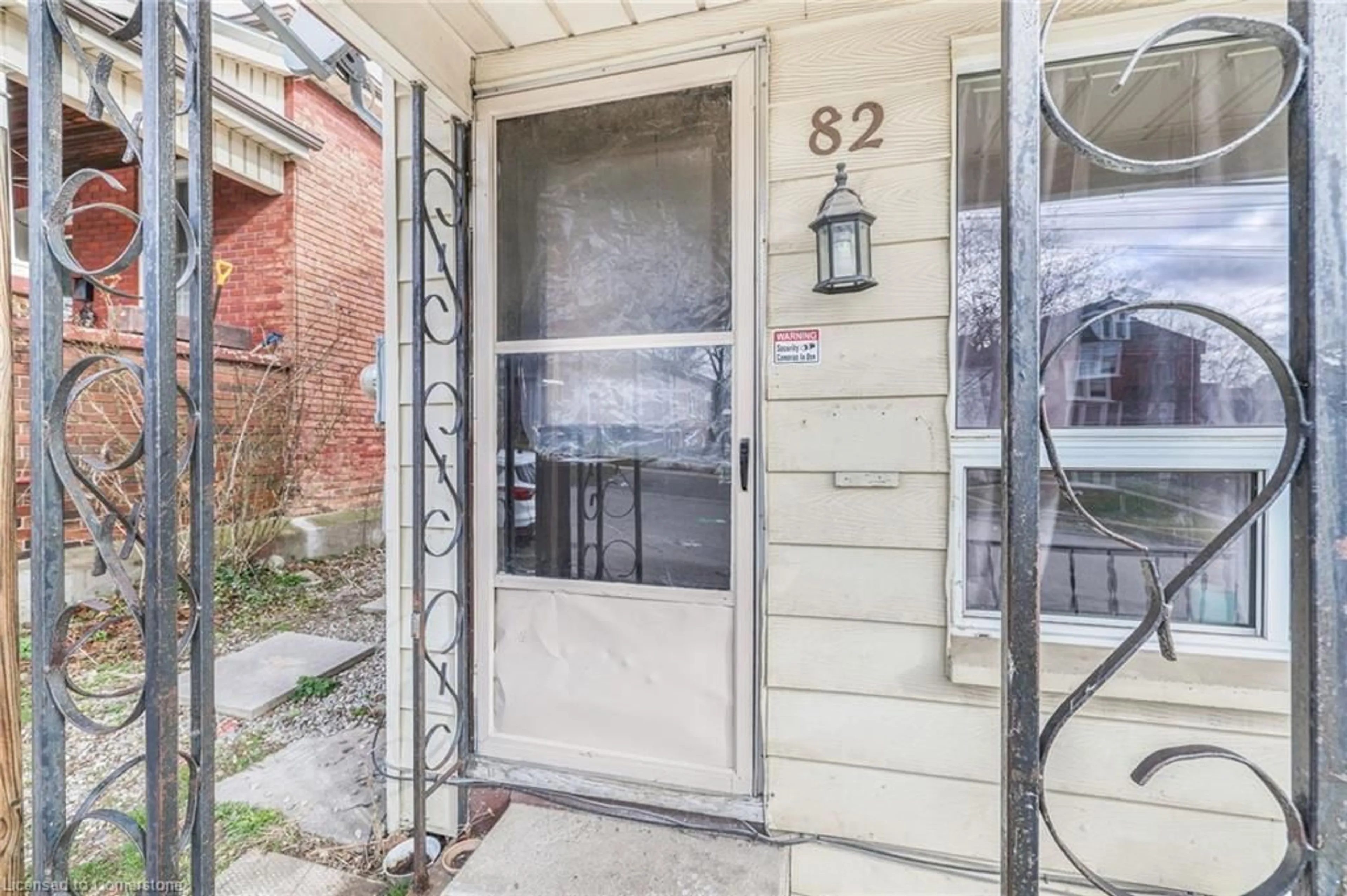 A pic from exterior of the house or condo, the street view for 82 Marlborough St, Brantford Ontario N3T 2S3