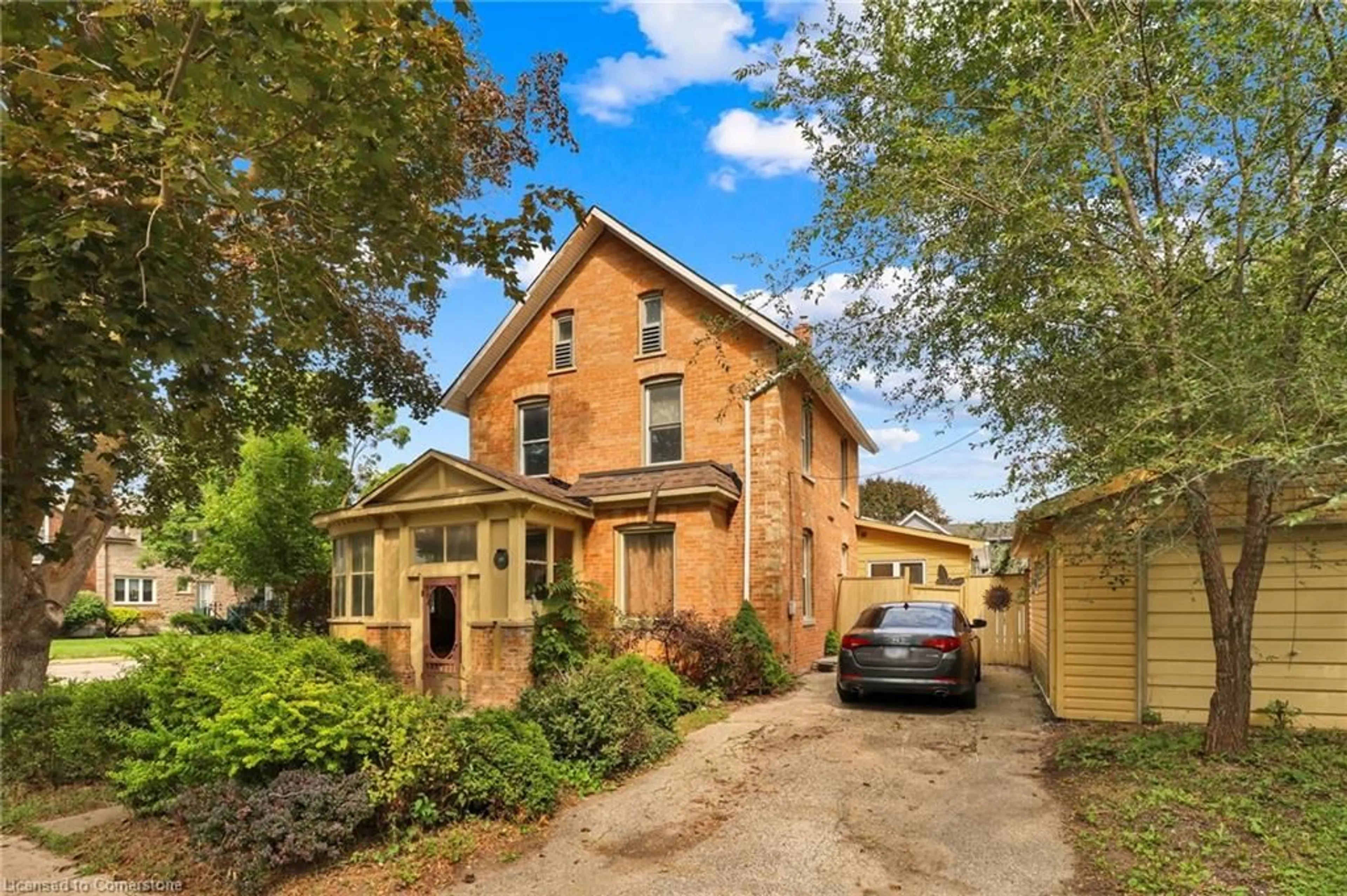 Home with brick exterior material for 53 Dufferin St St, New Tecumseth Ontario L9R 1J5
