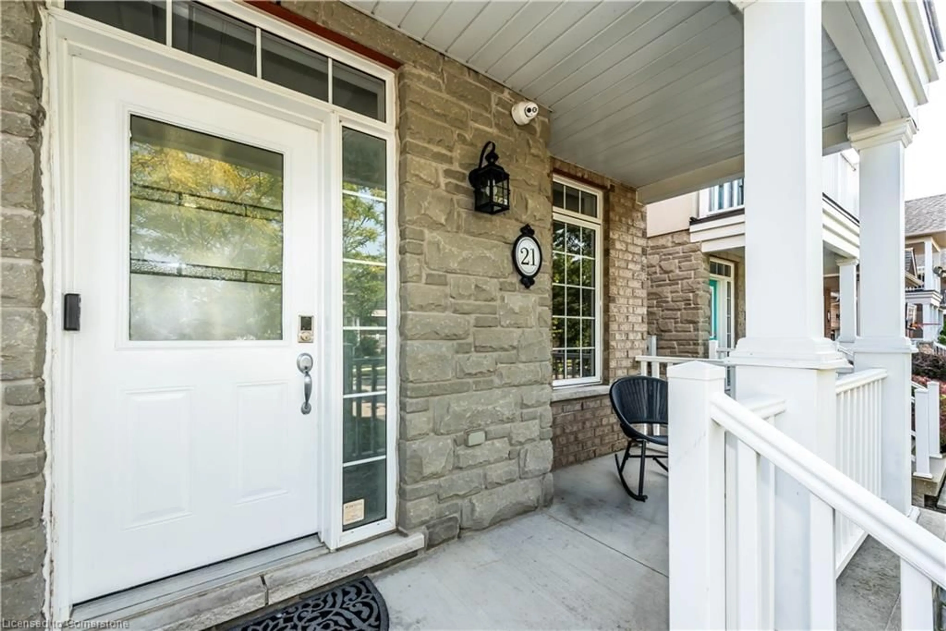 Indoor entryway for 21 Pebble Valley Ave, Stoney Creek Ontario L8E 6E9