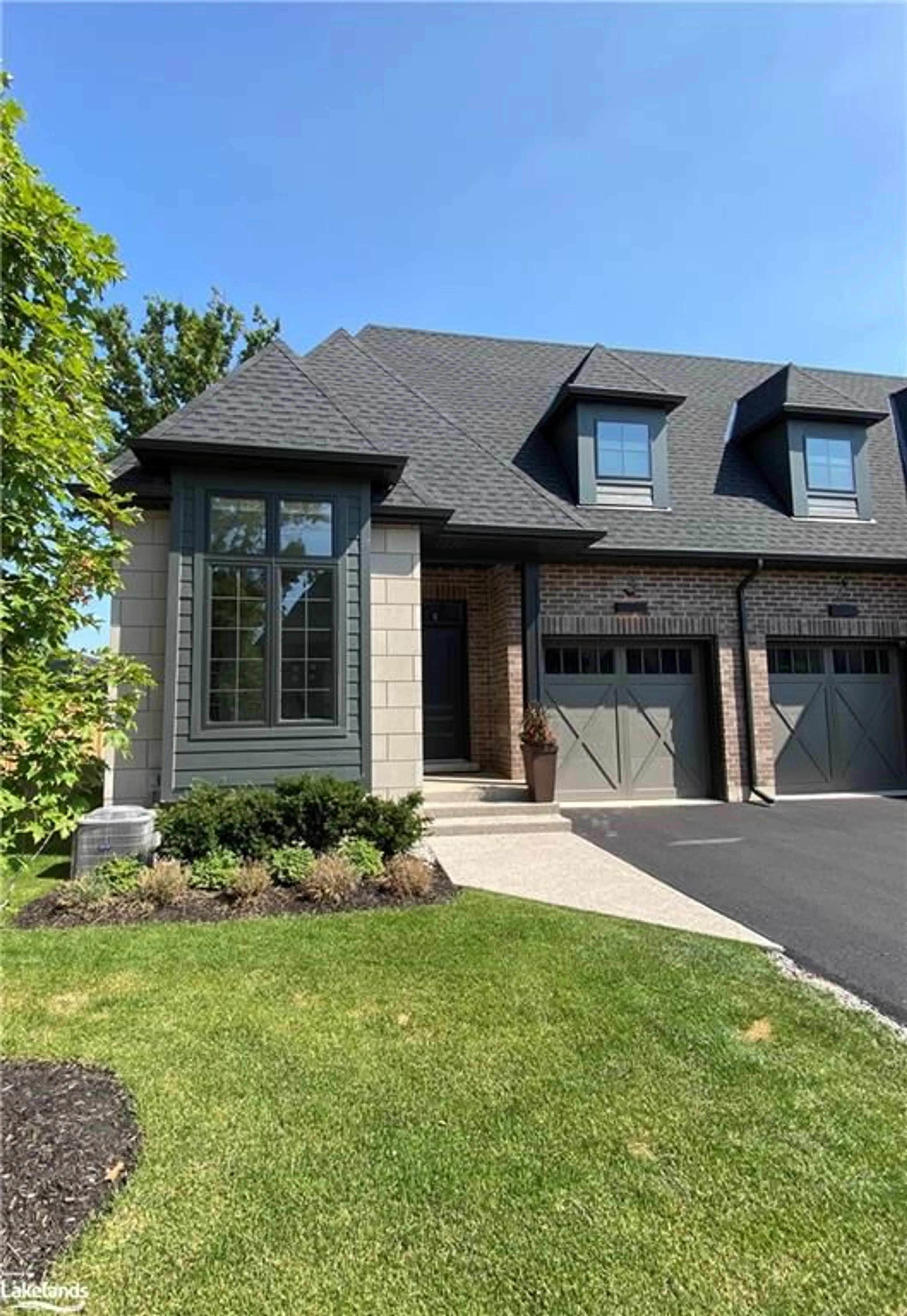 Home with brick exterior material for 25 Sorensen Crt #5, Niagara-on-the-Lake Ontario L0S 1J0