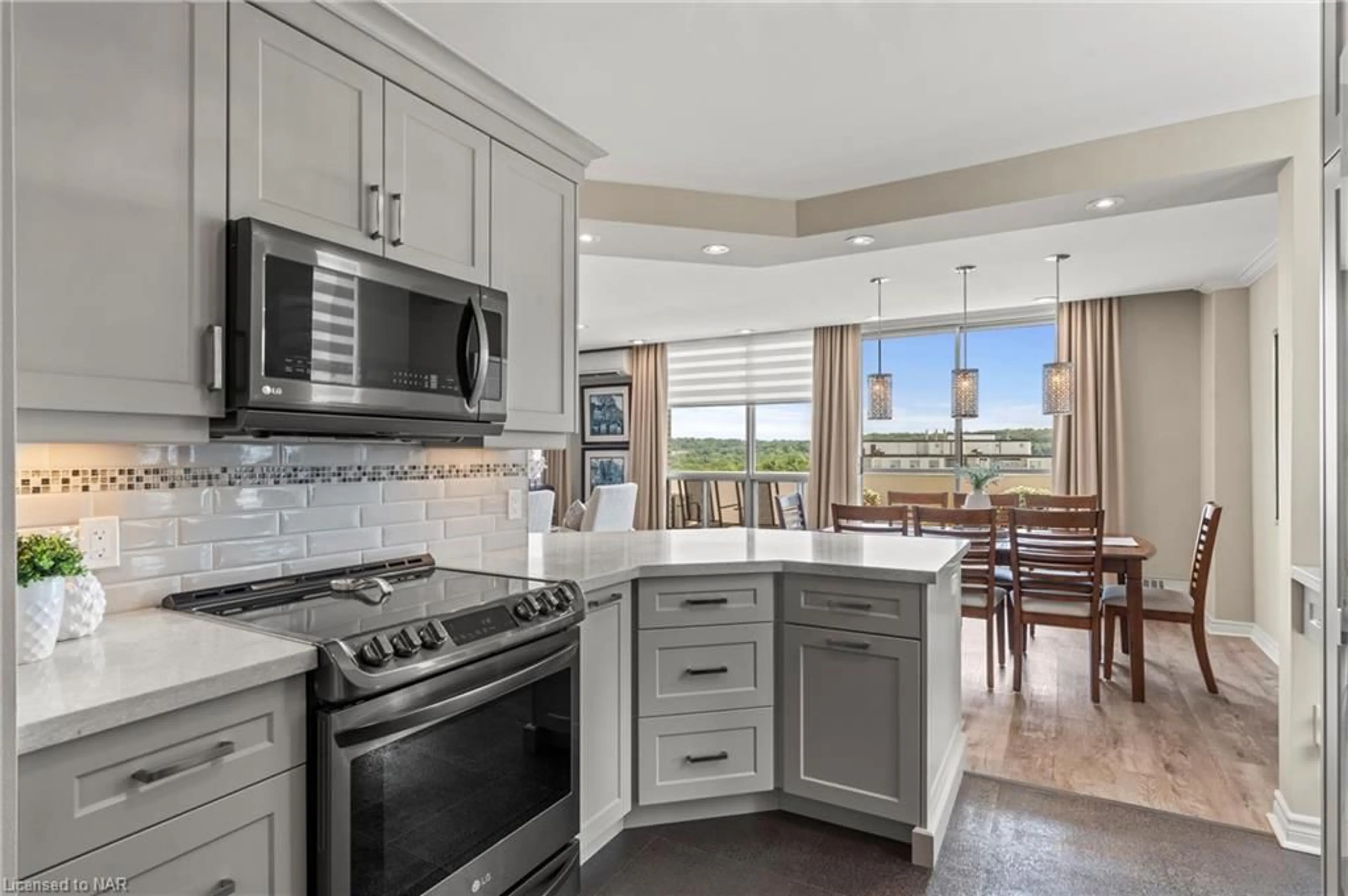 Open concept kitchen for 15 Towering Heights Blvd #1202, St. Catharines Ontario L2T 3G7