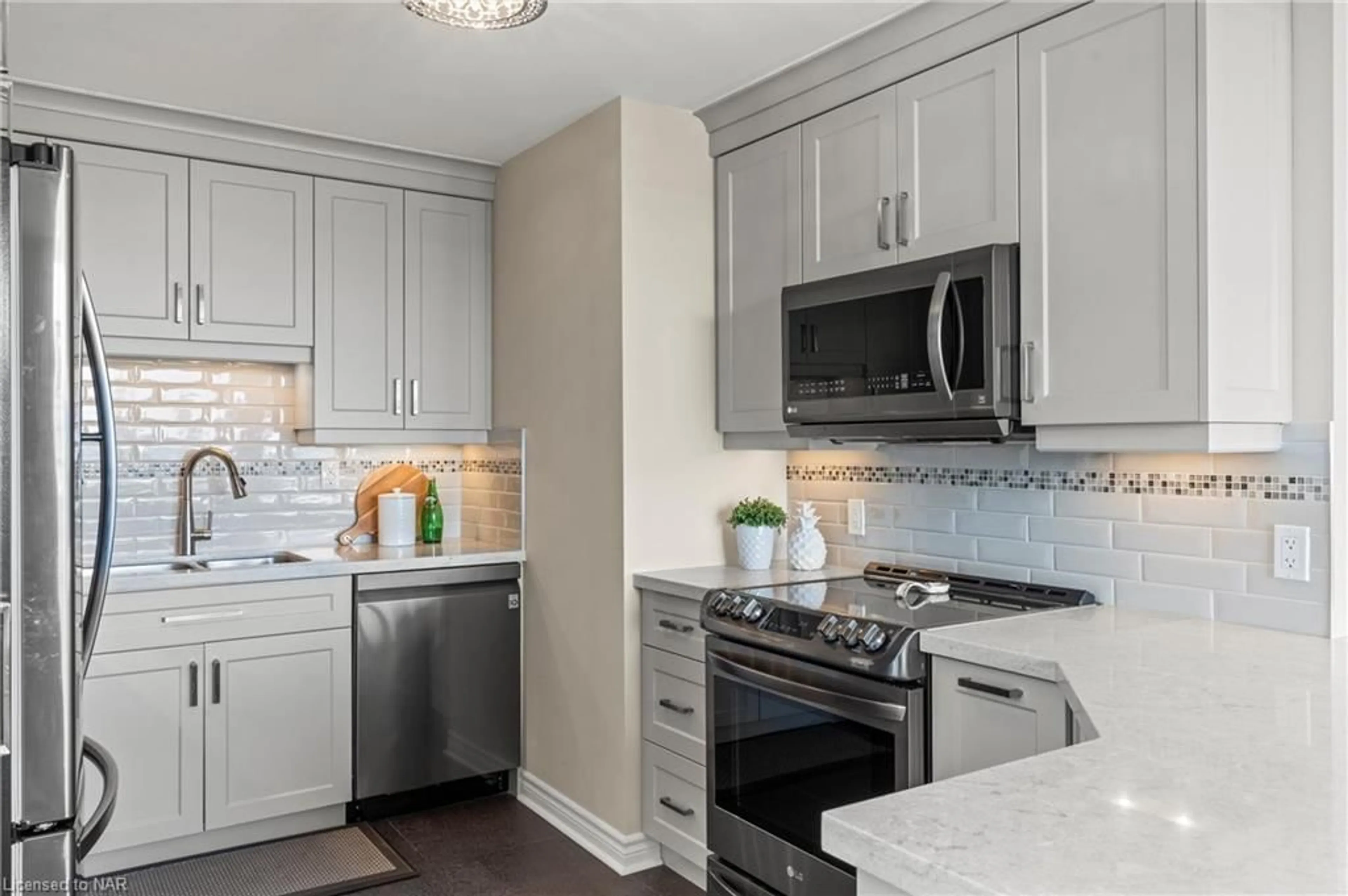 Open concept kitchen for 15 Towering Heights Blvd #1202, St. Catharines Ontario L2T 3G7