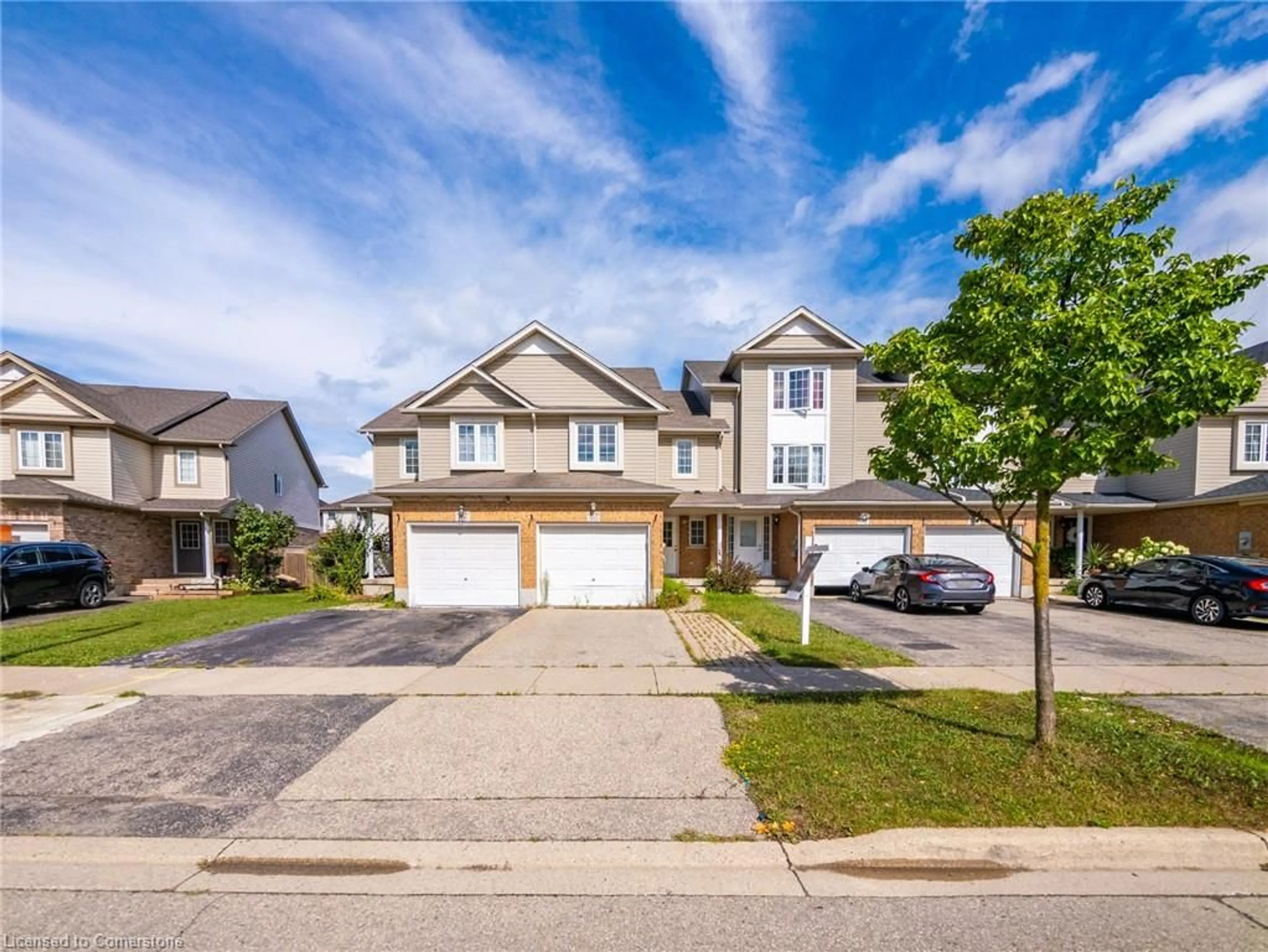 Frontside or backside of a home for 90 Donnenwerth Dr, Kitchener Ontario N2E 4C9