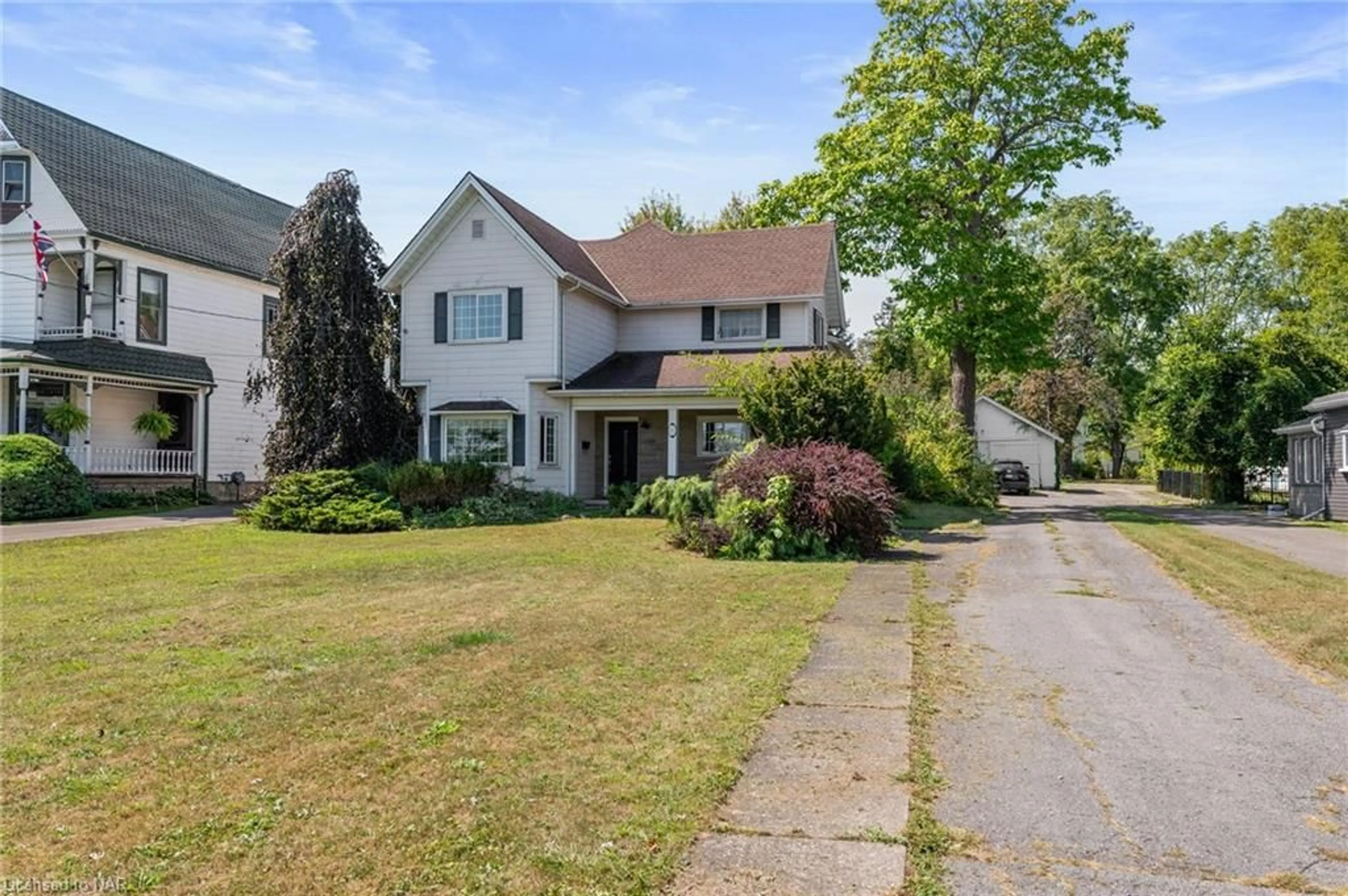 Frontside or backside of a home, the street view for 455 Niagara Blvd, Fort Erie Ontario L2A 3H2