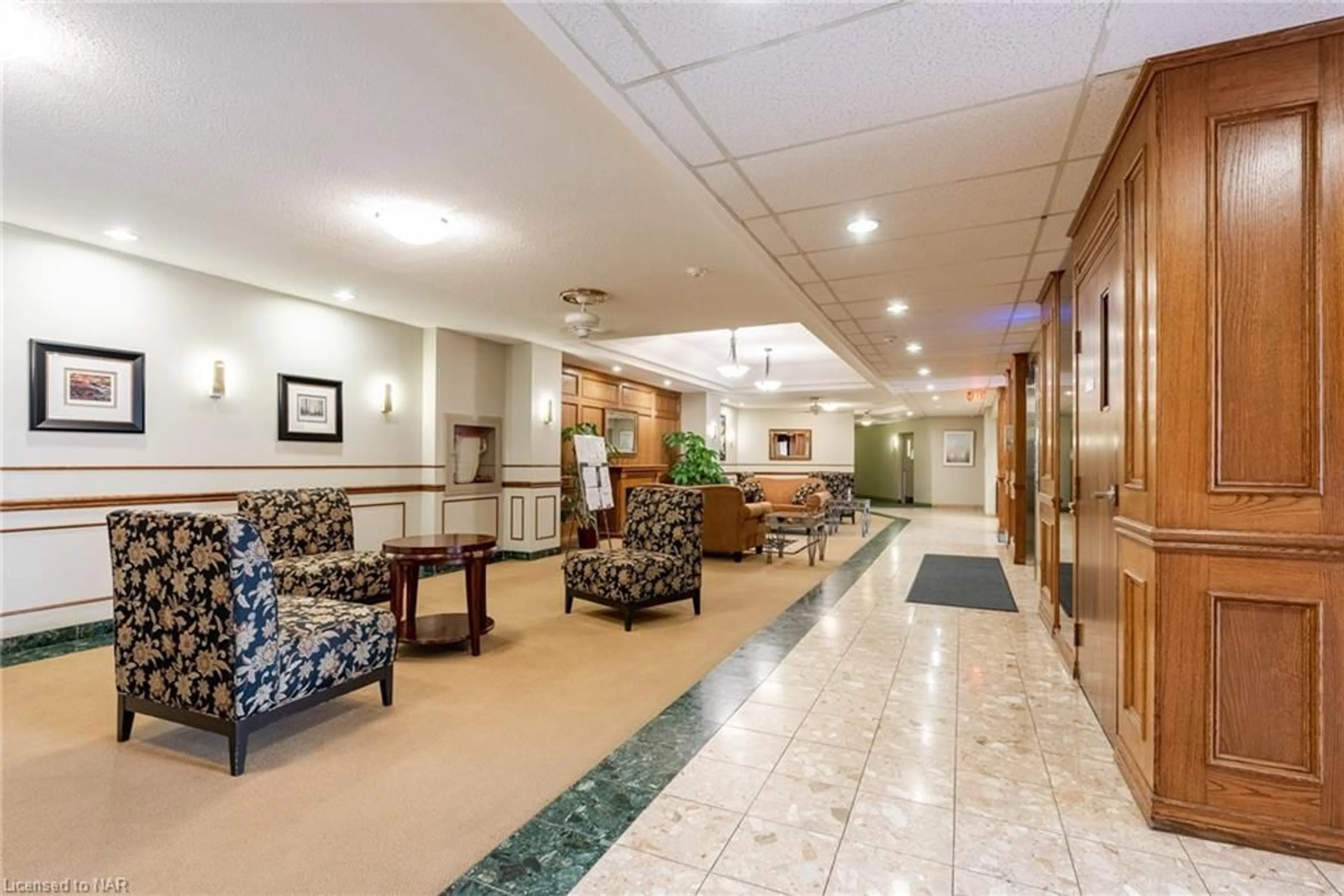 Indoor lobby for 7 Gale Cres #PH 4, St. Catharines Ontario L2R 7M8