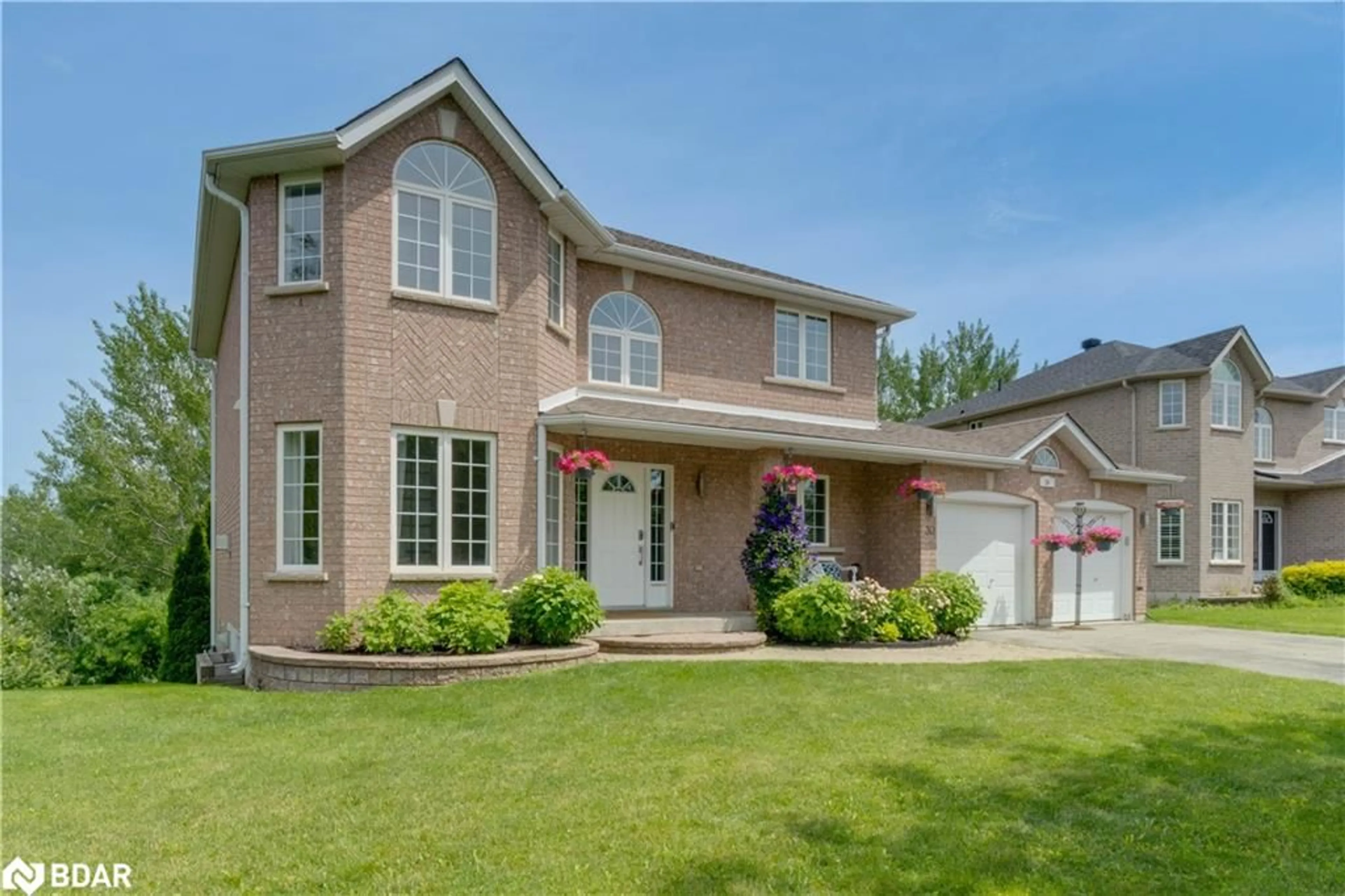 Frontside or backside of a home for 30 Capilano Crt, Barrie Ontario L4M 7E6