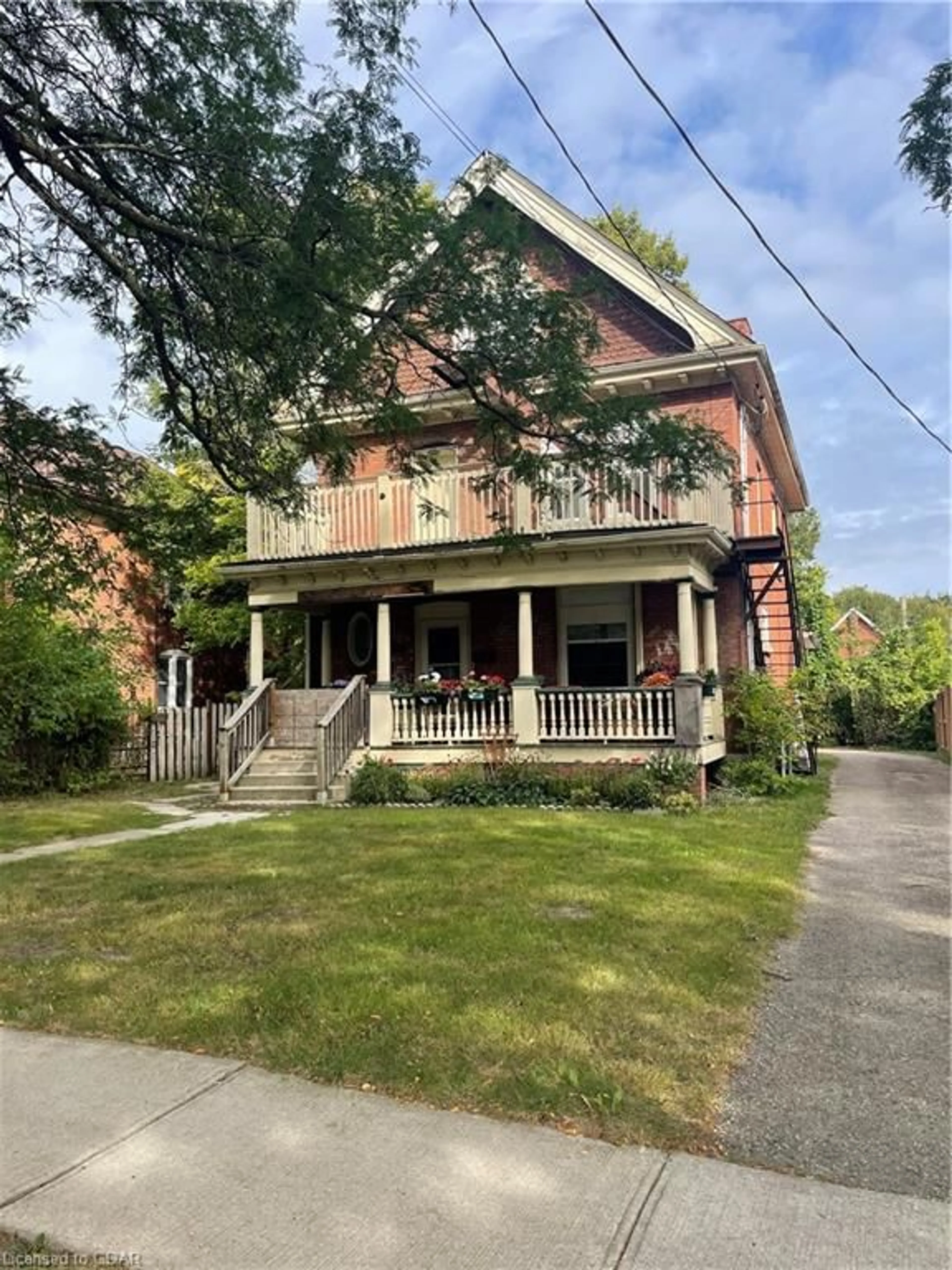 Frontside or backside of a home, cottage for 126 Chatham St, Brantford Ontario N3S 4G4