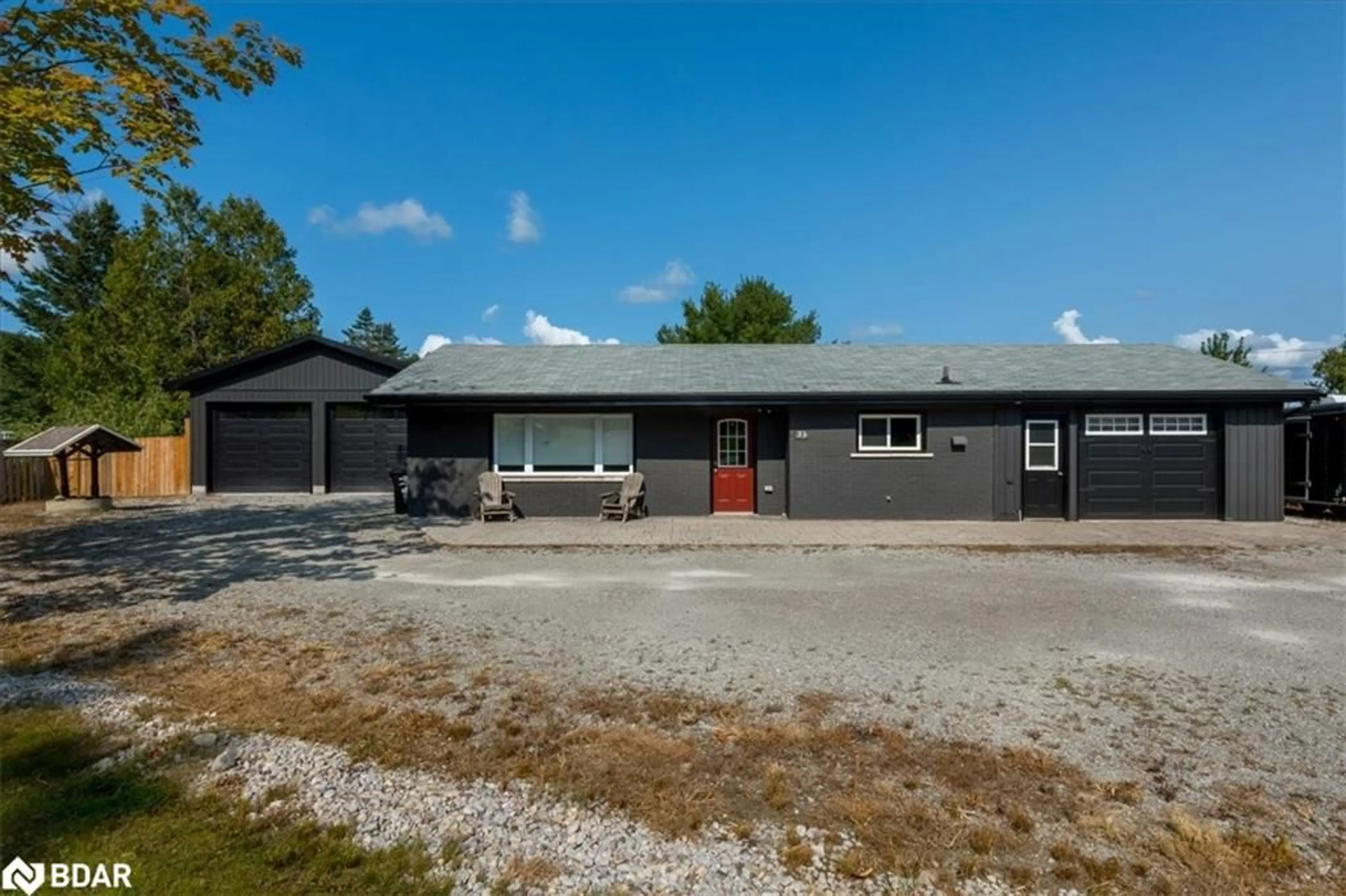 Frontside or backside of a home, the front or back of building for 23 Leisure Crt, Coldwater Ontario L0K 1E0