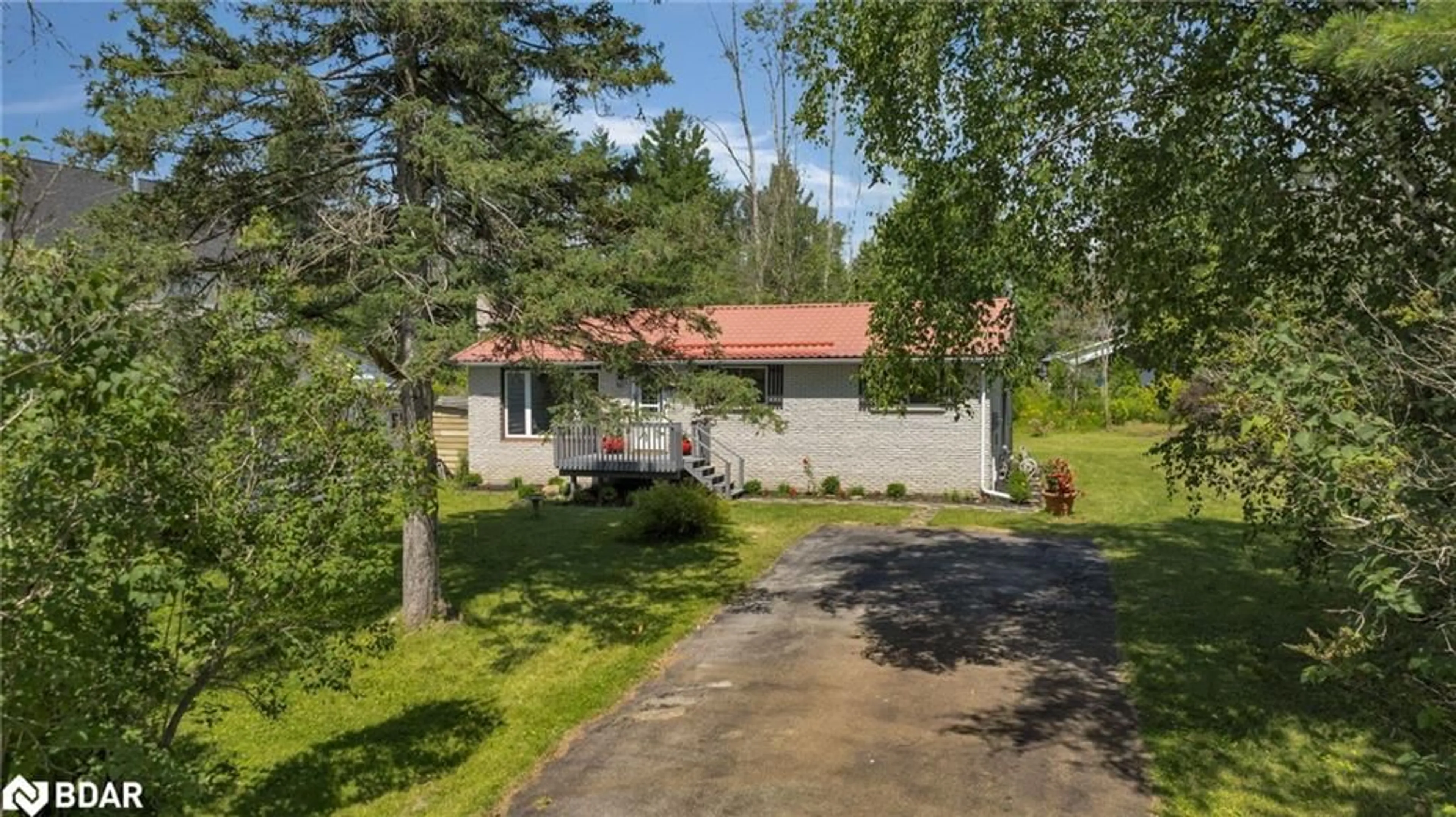 Cottage for 44 Lakeshore Rd, Oro Station Ontario L0L 2E0