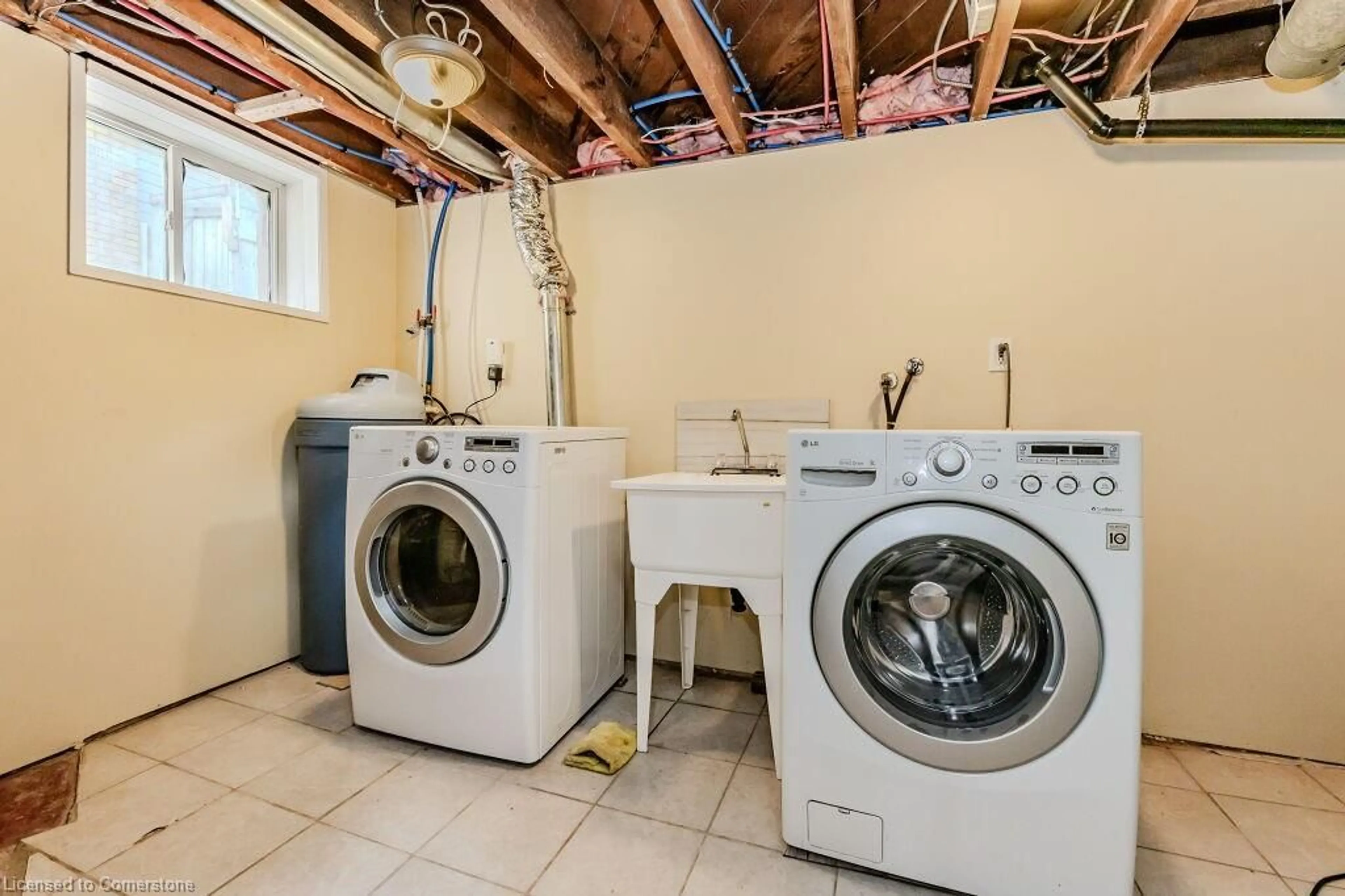 Laundry room for 177 Highland Rd, Kitchener Ontario N2M 3C1