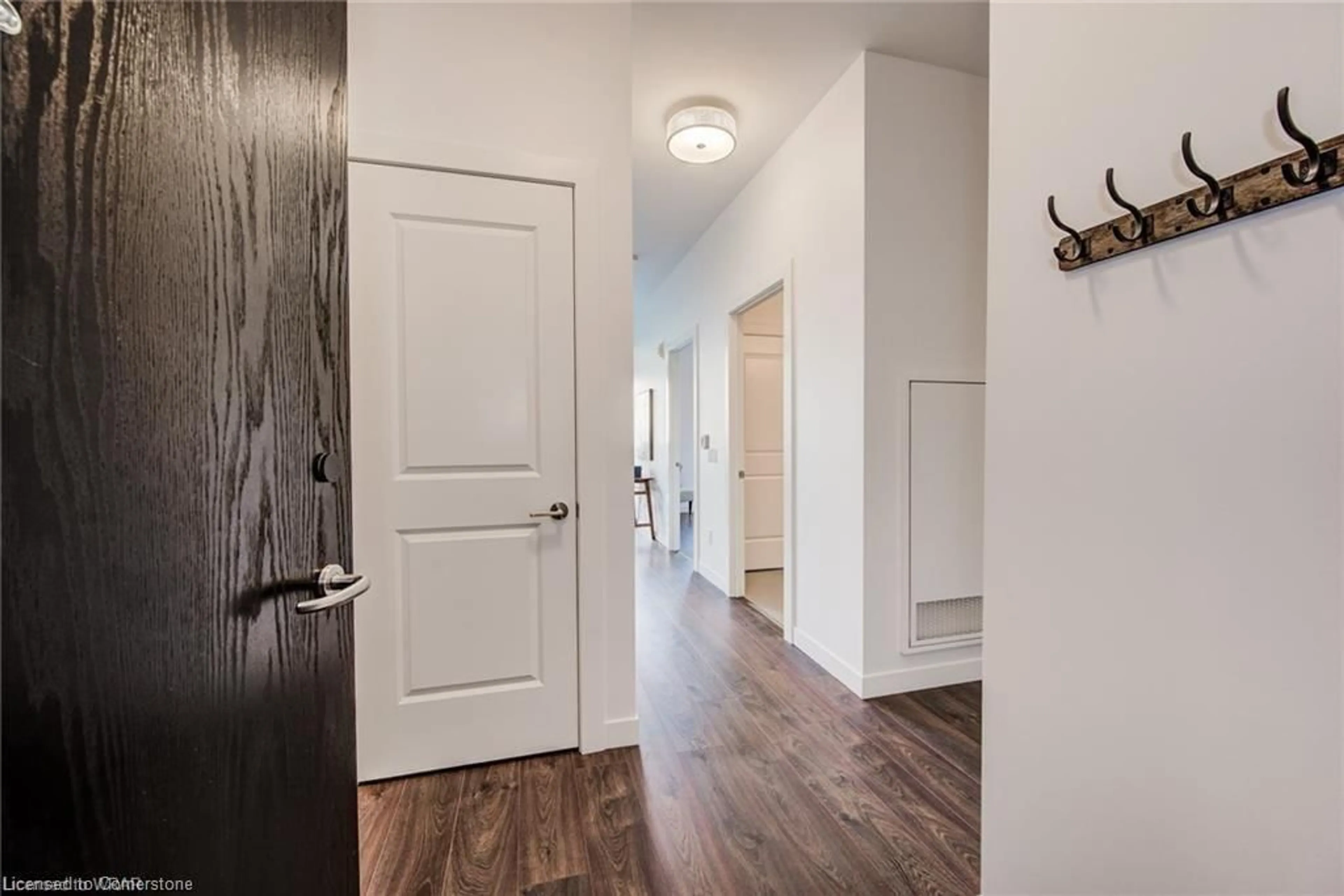 Indoor entryway, wood floors for 181 King St #606, Waterloo Ontario N2J 0E7