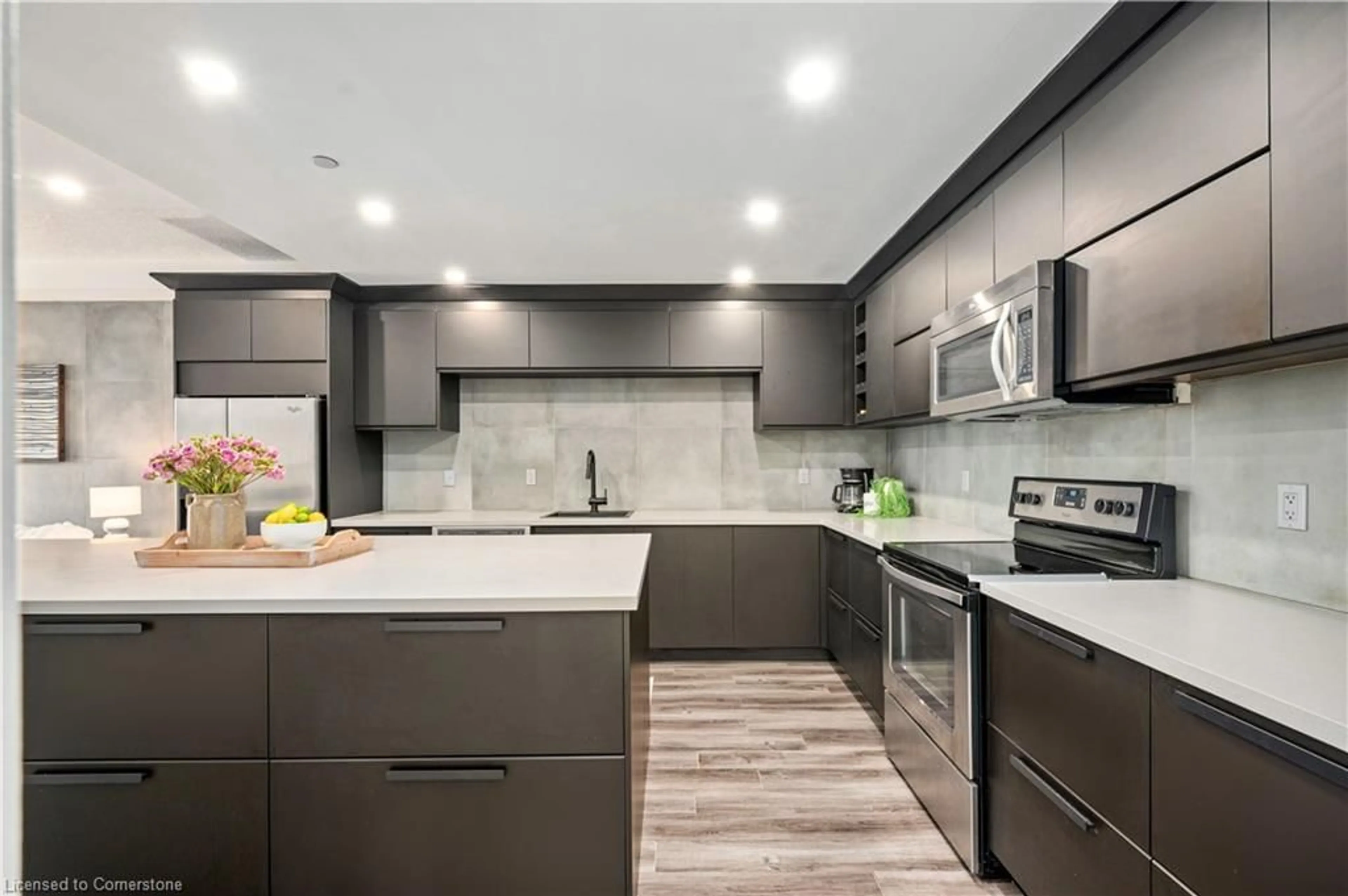 Contemporary kitchen for 330 Ridout St #1710, London Ontario N6A 0A7