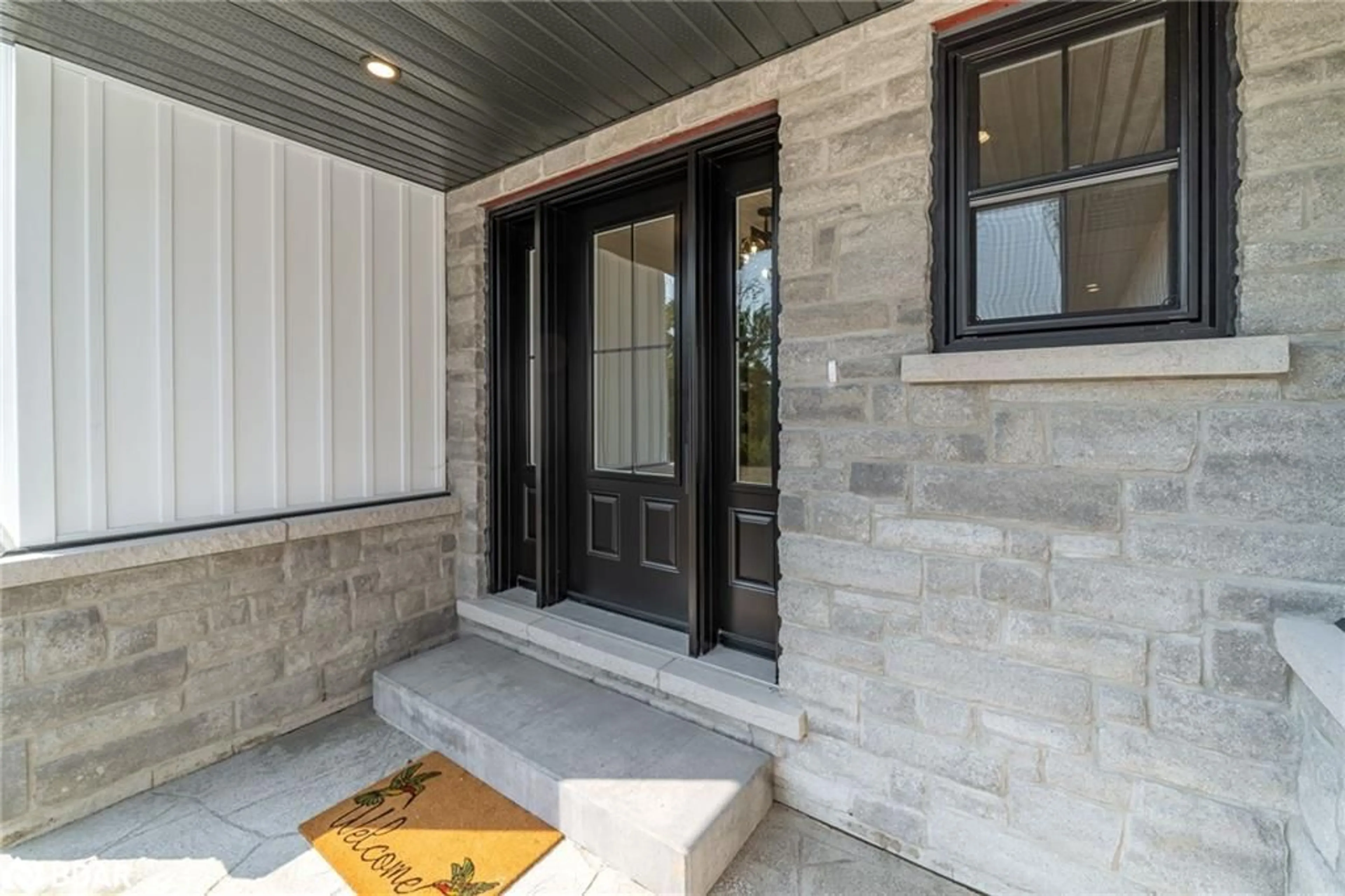 Indoor entryway, cement floor for 3902 Shannonville Rd, Roslin Ontario K0K 2Y0