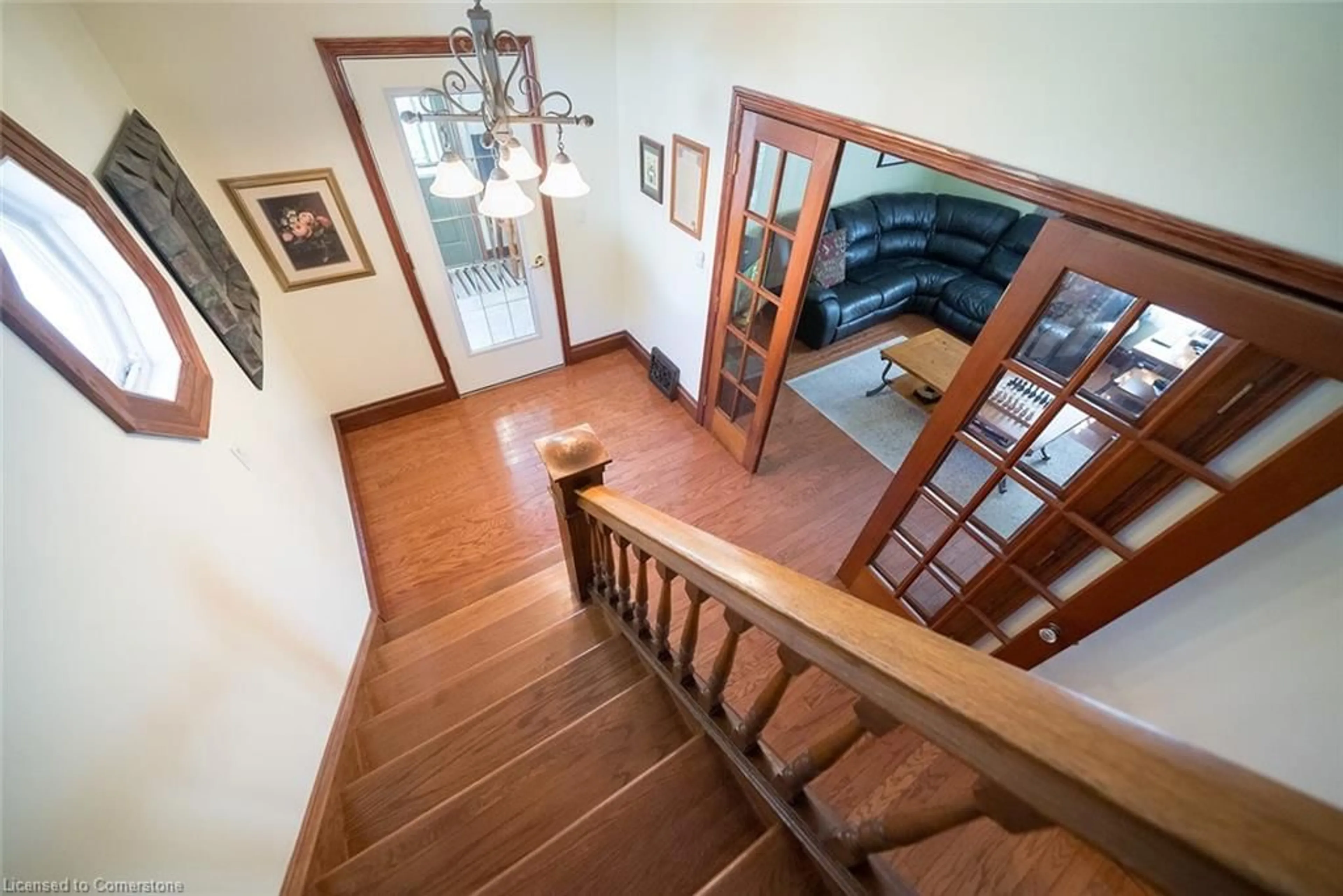 Indoor foyer, wood floors for 92 Main St N, Waterford Ontario N0E 1Y0