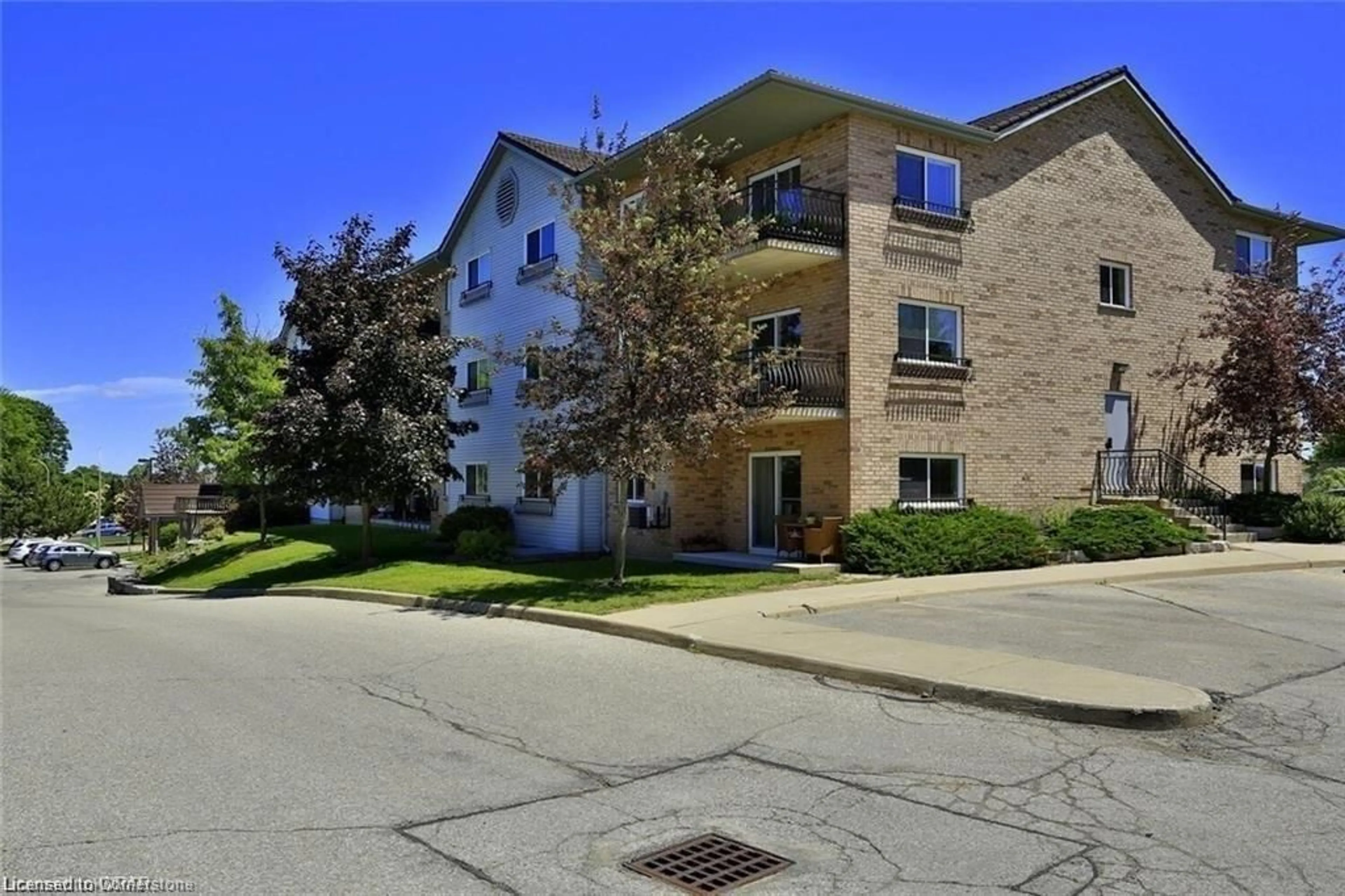 A pic from exterior of the house or condo for 345 Briarmeadow Dr #309, Kitchener Ontario N2A 4J6