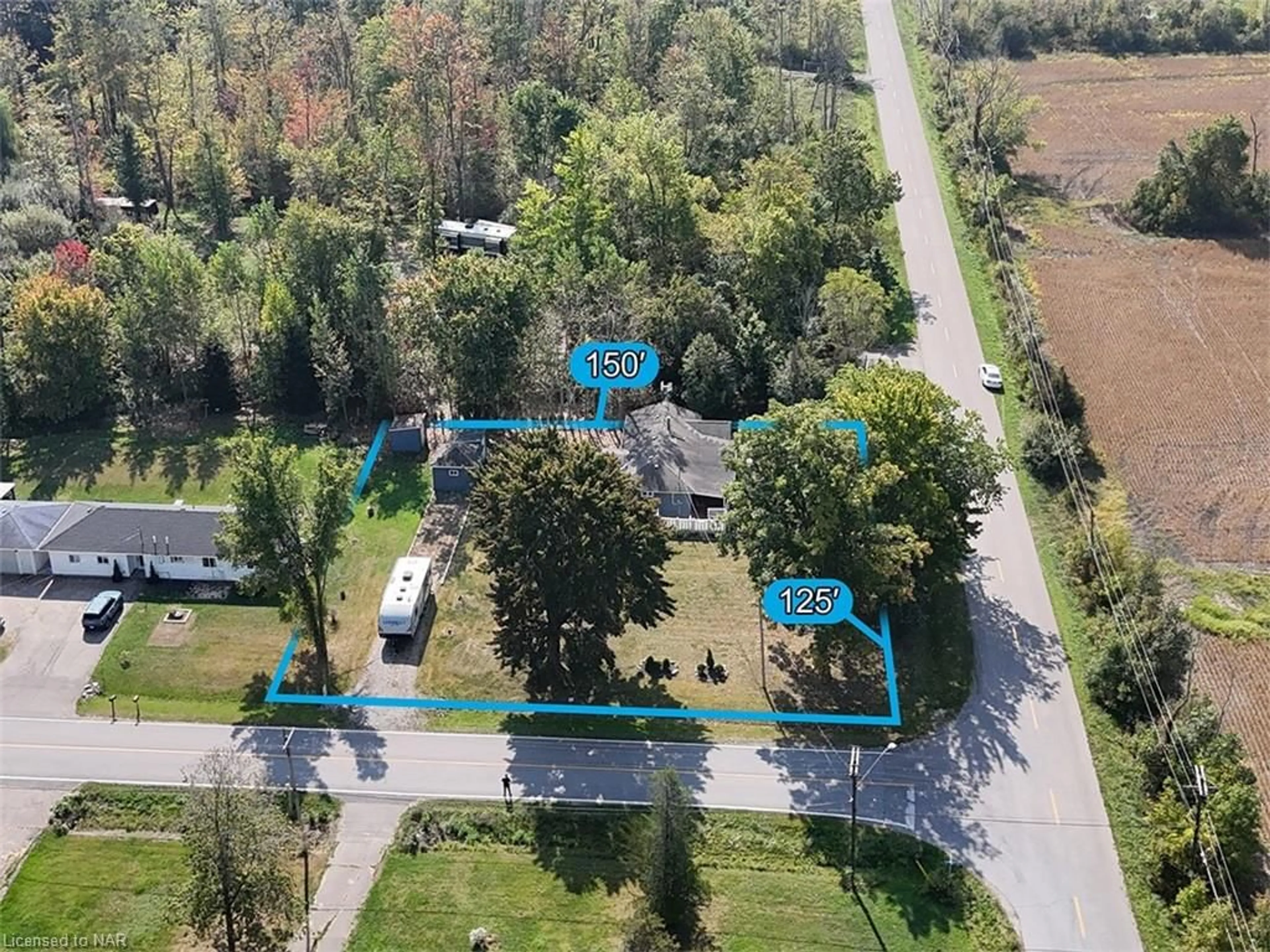 Frontside or backside of a home, the street view for 527 Pinecrest Rd, Port Colborne Ontario L3K 5V3