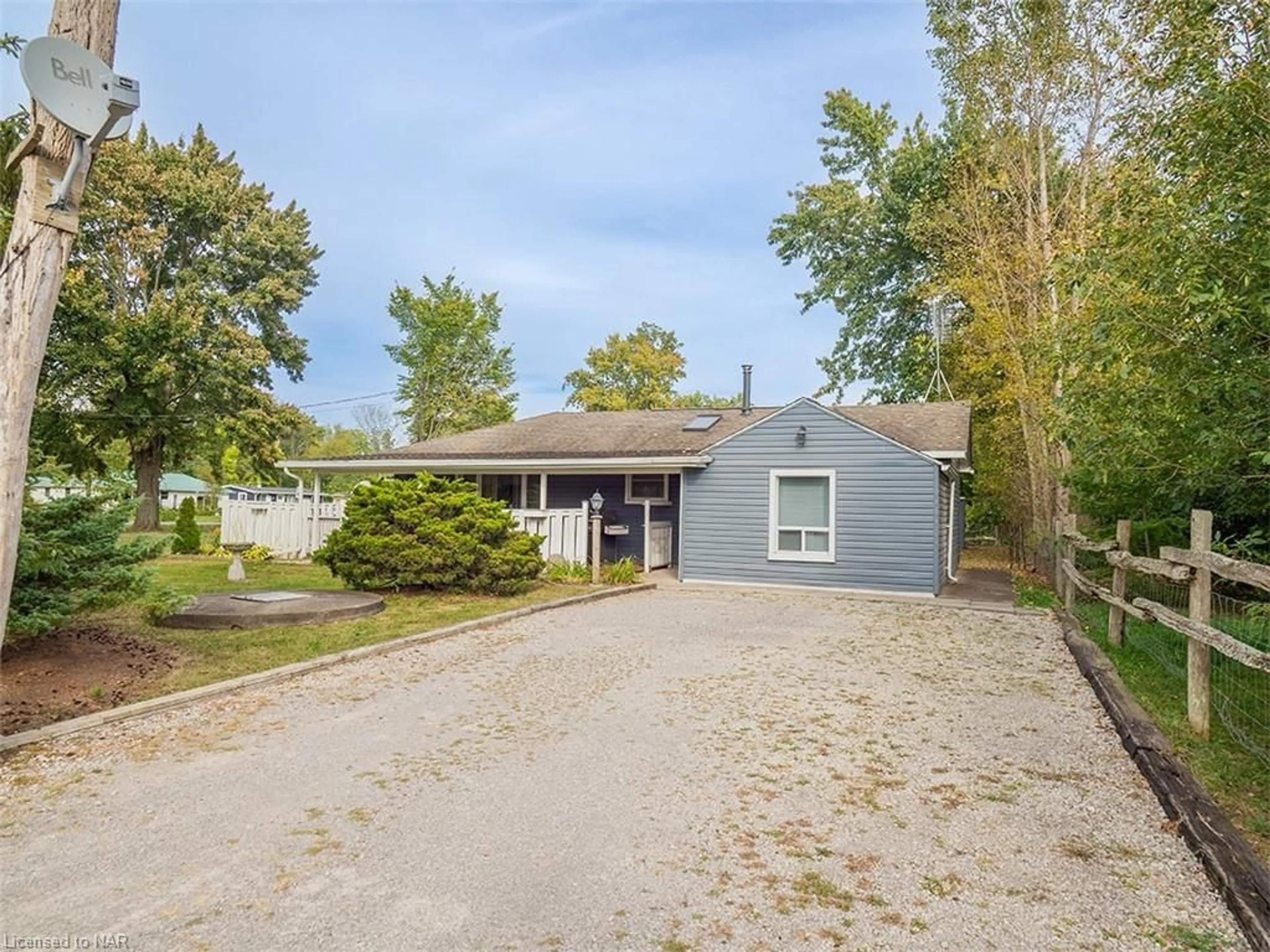 Frontside or backside of a home, cottage for 527 Pinecrest Rd, Port Colborne Ontario L3K 5V3