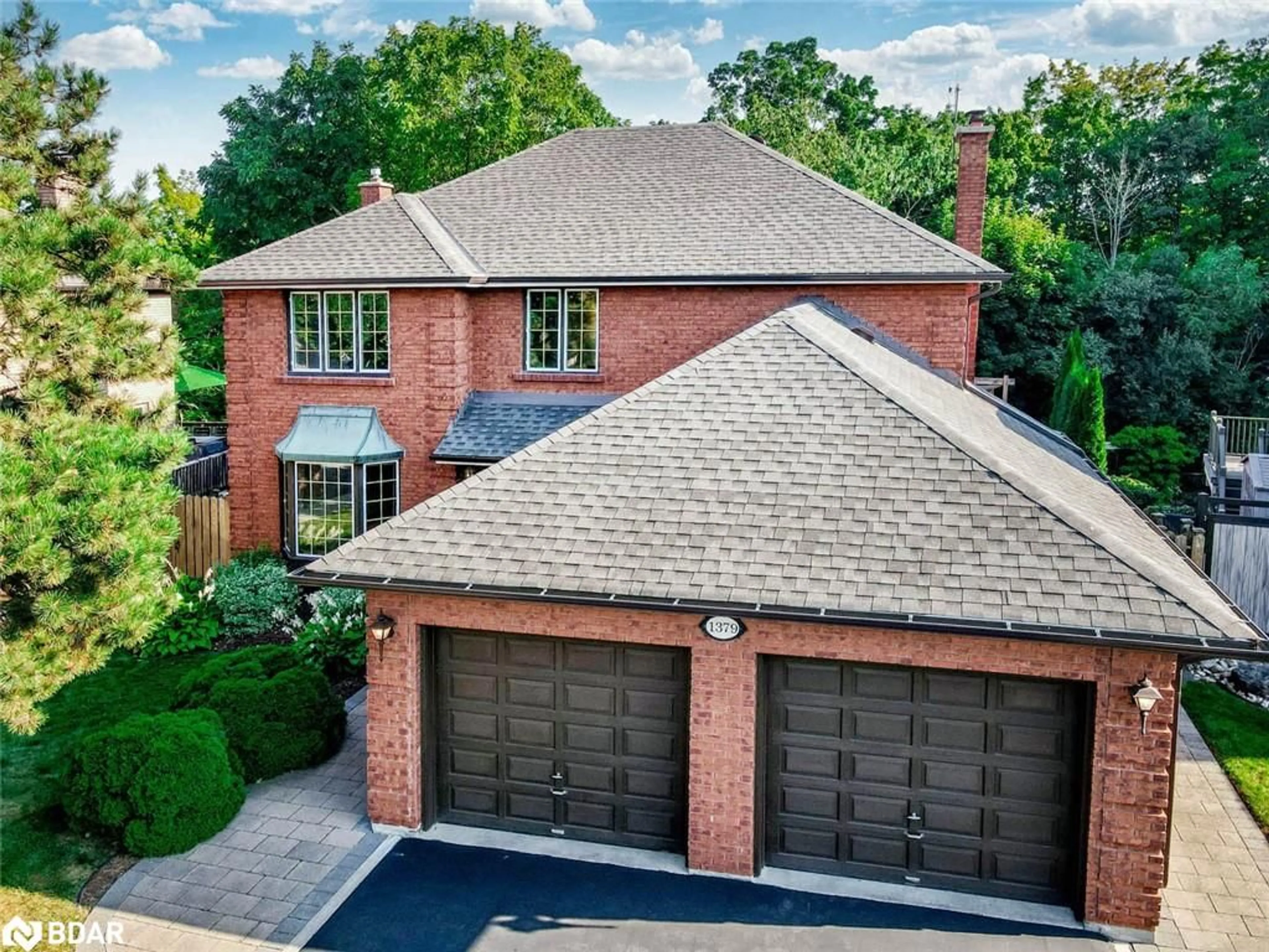 Home with brick exterior material for 1379 Golden Meadow Trail, Oakville Ontario L6H 3H1