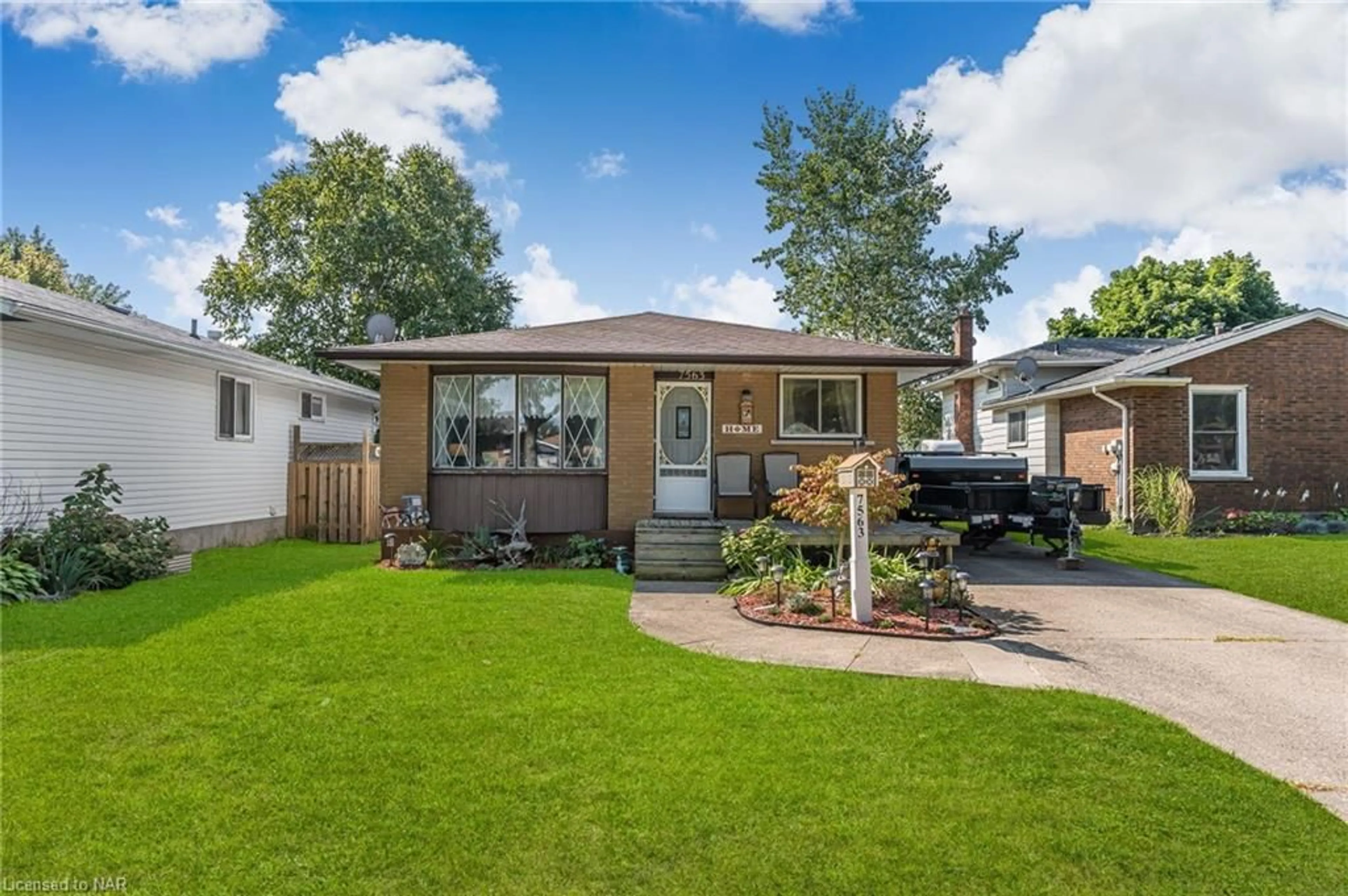 Frontside or backside of a home, cottage for 7563 Redhaven Cres, Niagara Falls Ontario L2G 7H6