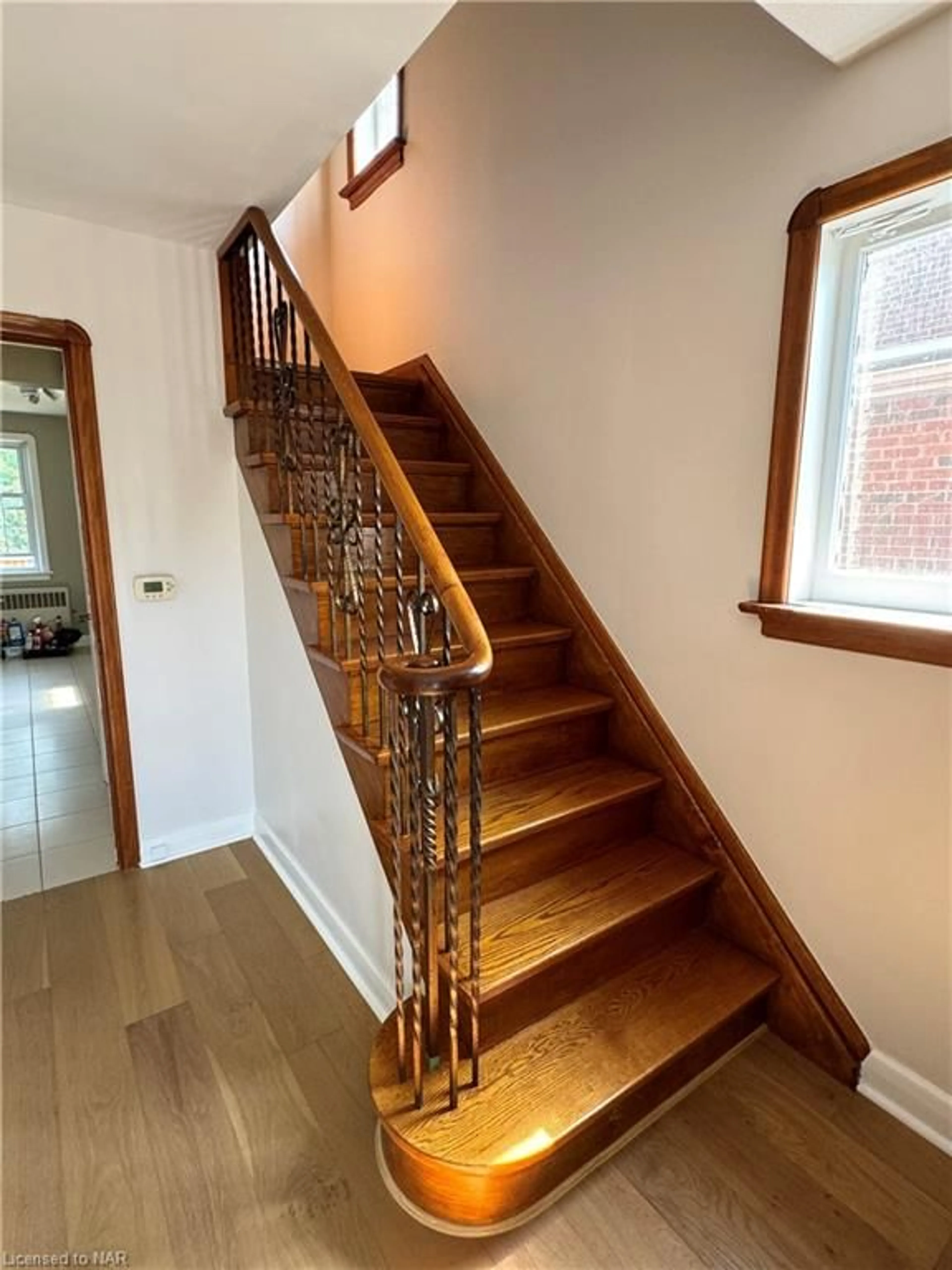 Stairs for 79 Clonmore Dr, Toronto Ontario M1N 1X9