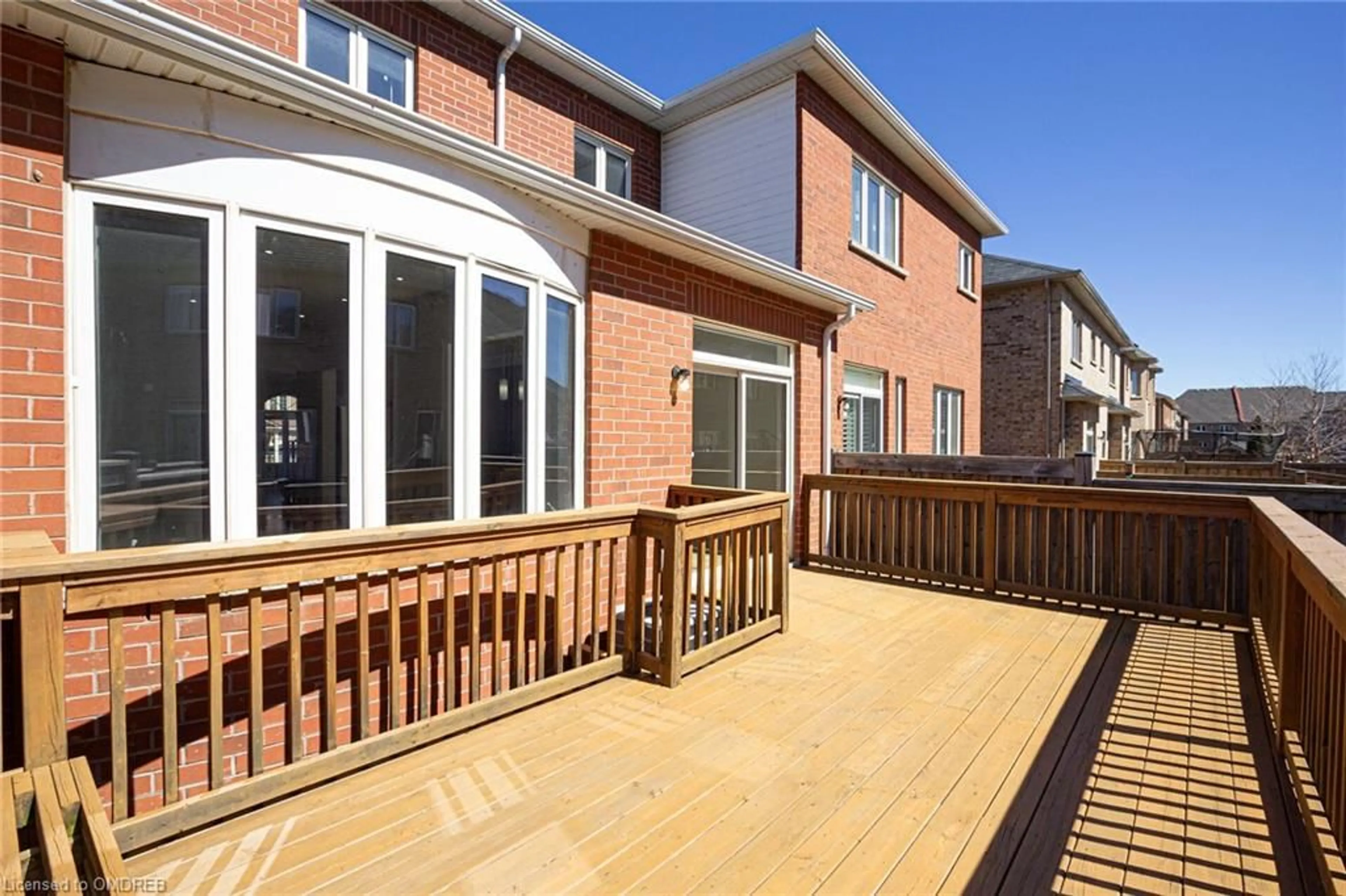 Patio for 3078 Janice Dr, Oakville Ontario L6M 0S7