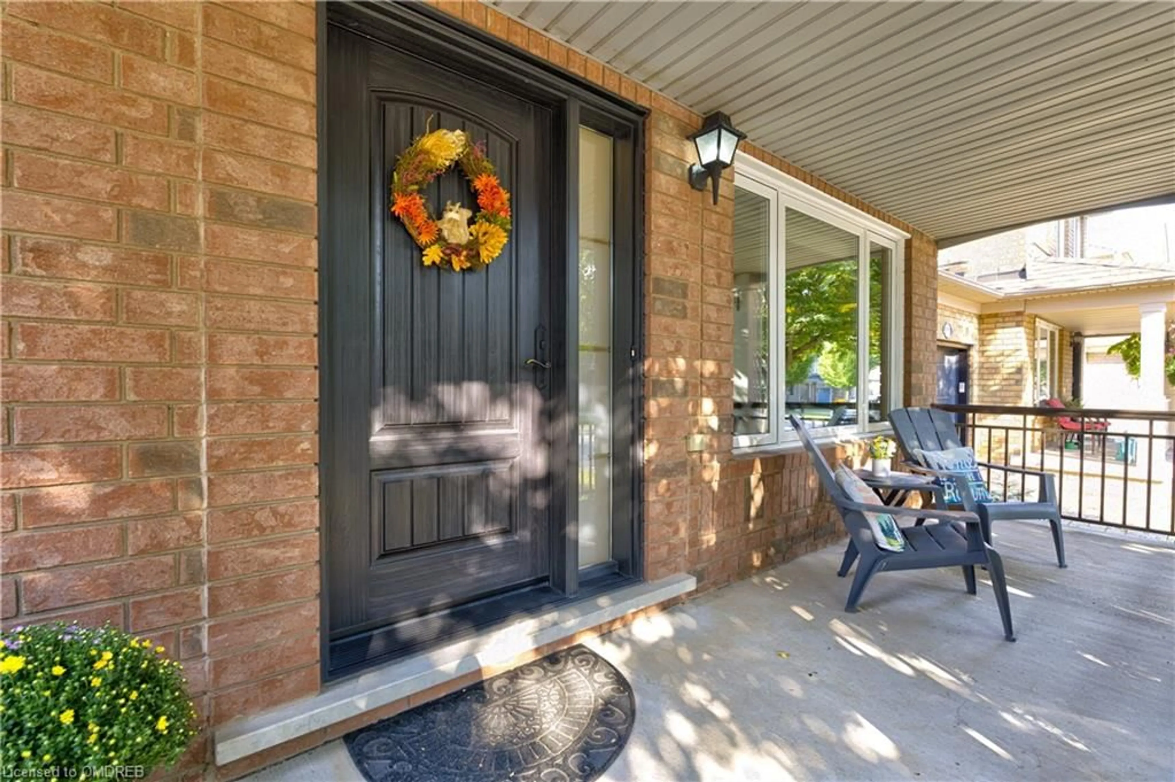 Indoor entryway for 2591 Dashwood Dr, Oakville Ontario L6M 4C2