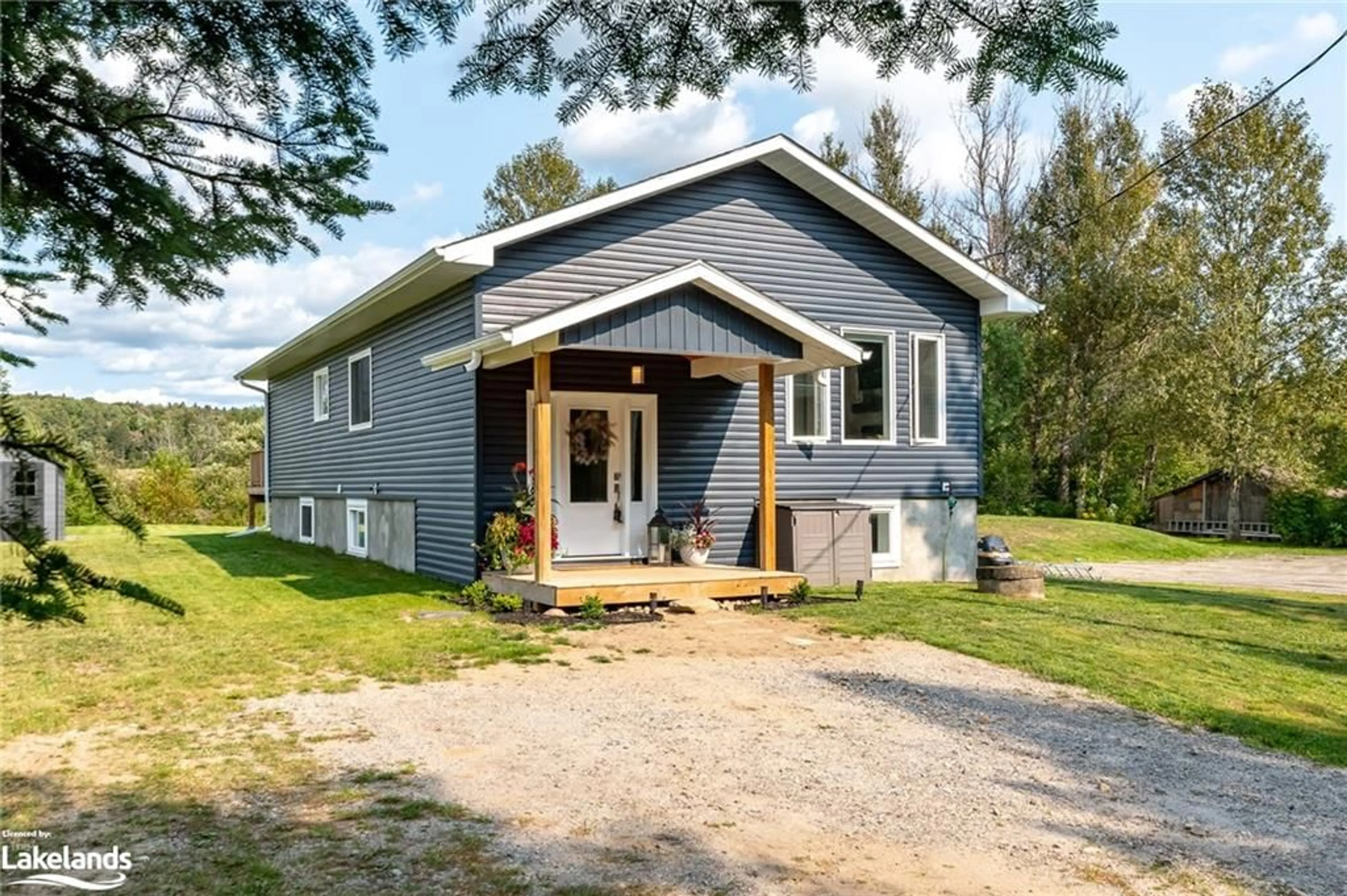 Frontside or backside of a home, cottage for 2257 592 Hwy, Emsdale Ontario P0A 1J0