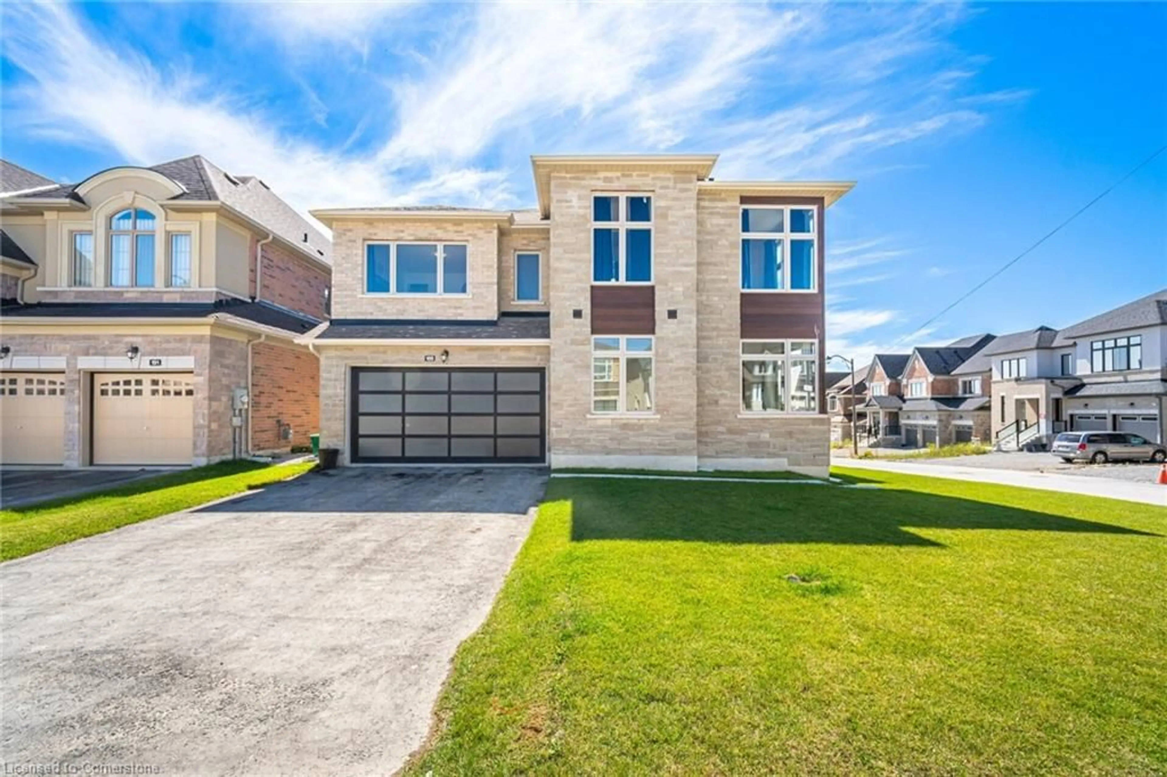 Home with brick exterior material for 189 Thompson Drive Dr, East Gwillimbury Ontario L9N 1E2