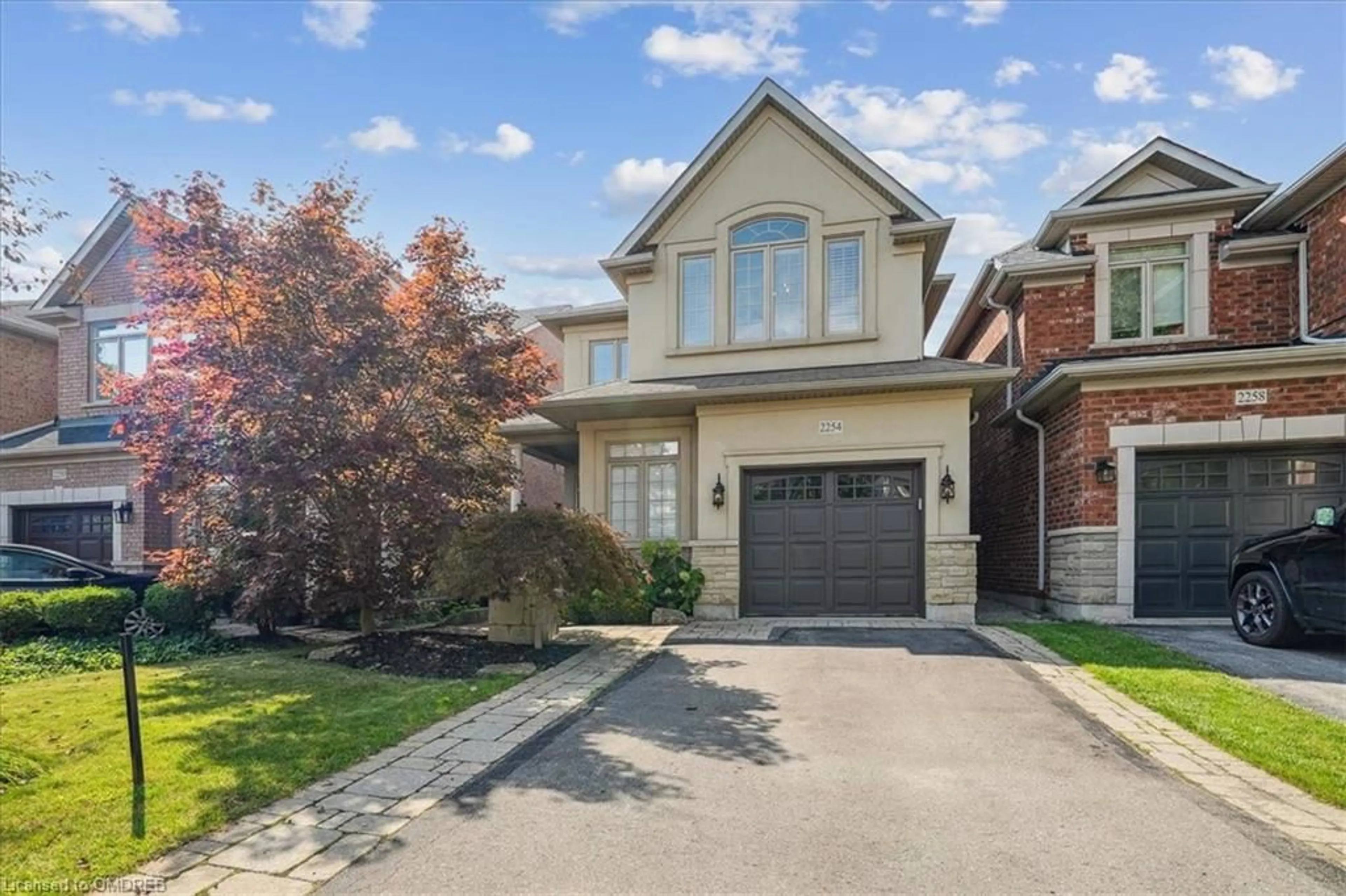 Frontside or backside of a home for 2254 Kwinter Rd, Oakville Ontario L6M 0H2