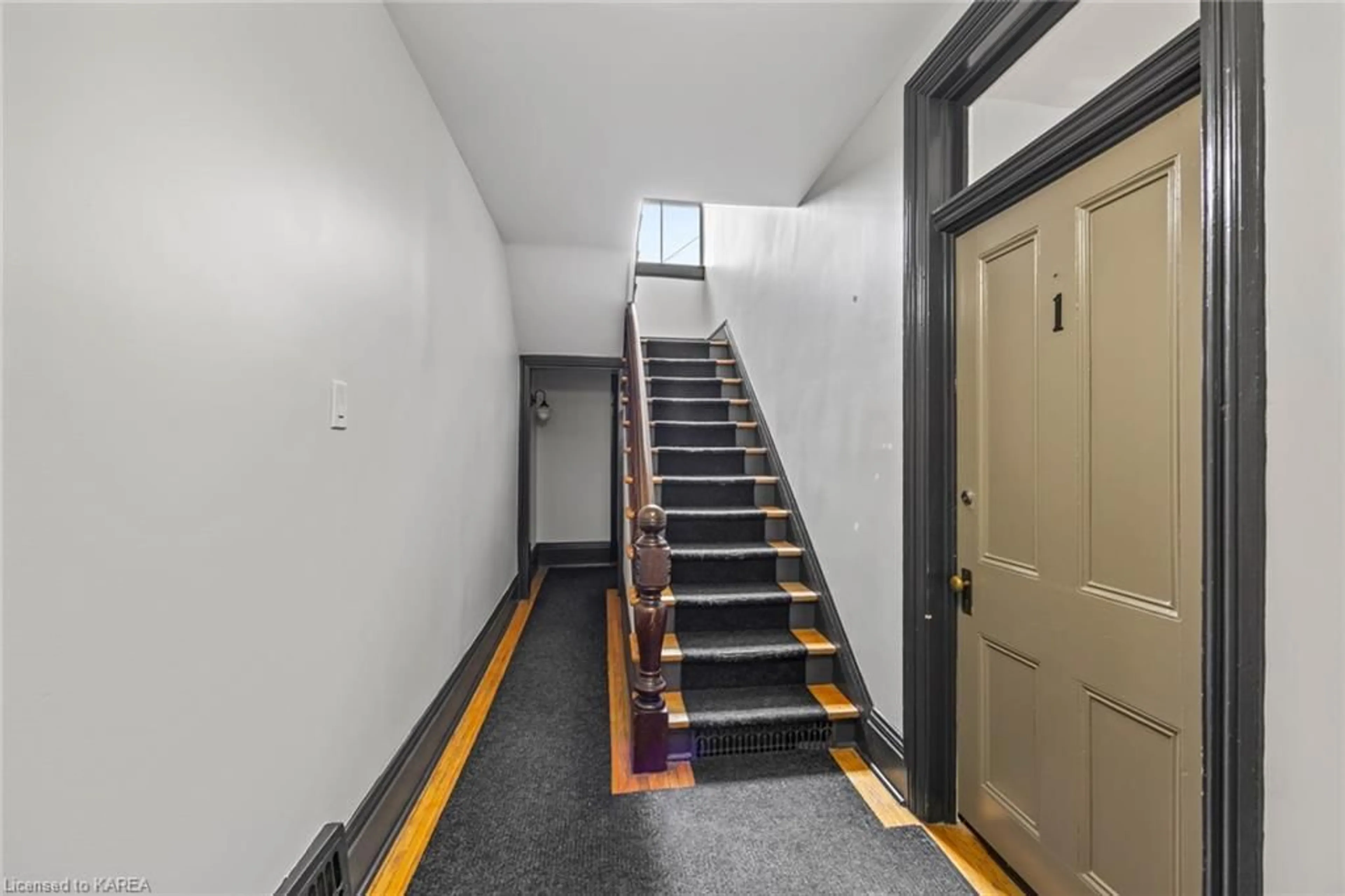 Indoor foyer, unknown floor for 231-233 Brock St, Kingston Ontario K7L 1S3