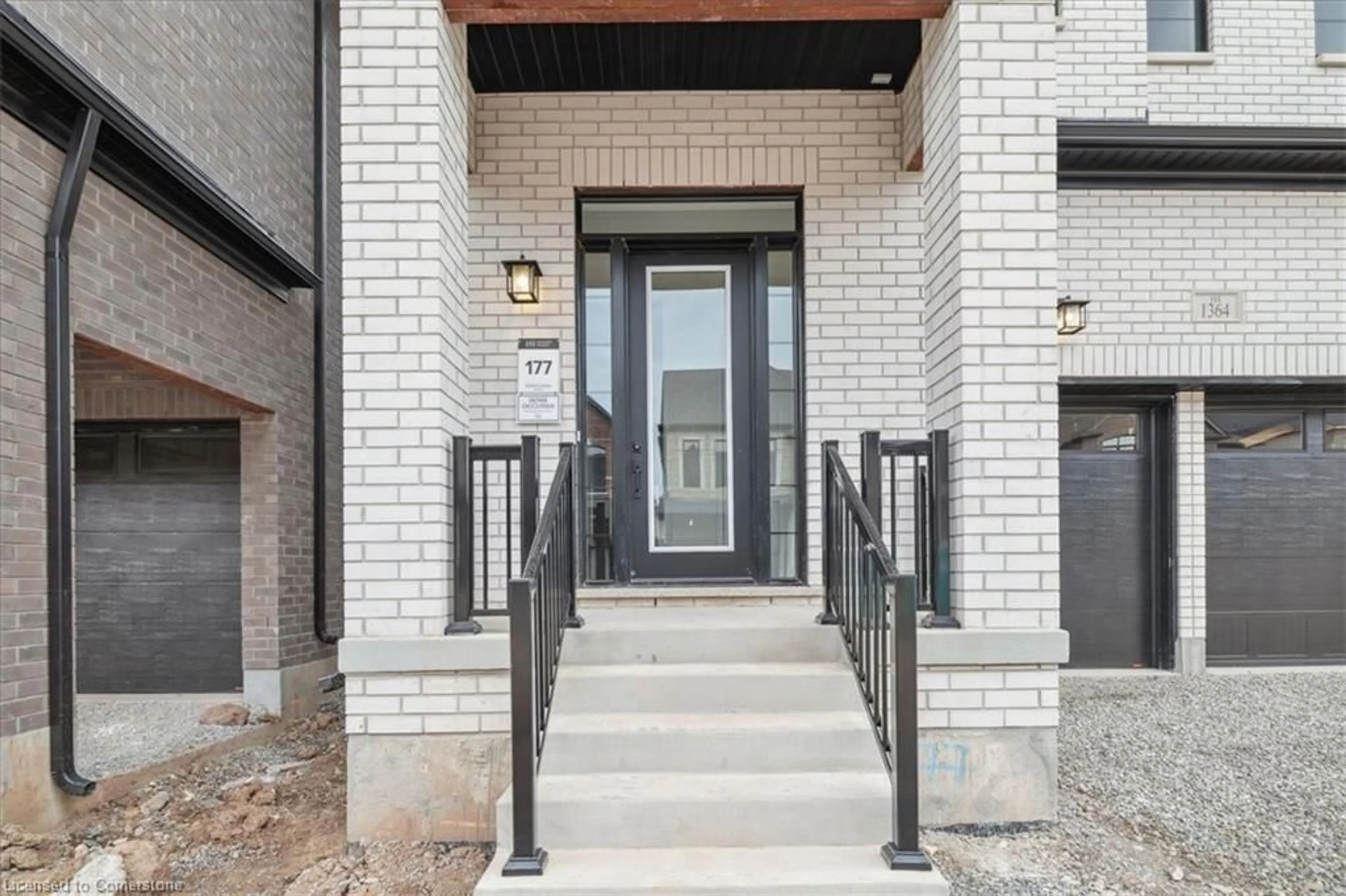 Indoor entryway, cement floor for 1364 Hydrangea Gdns, Oakville Ontario L6H 7X2