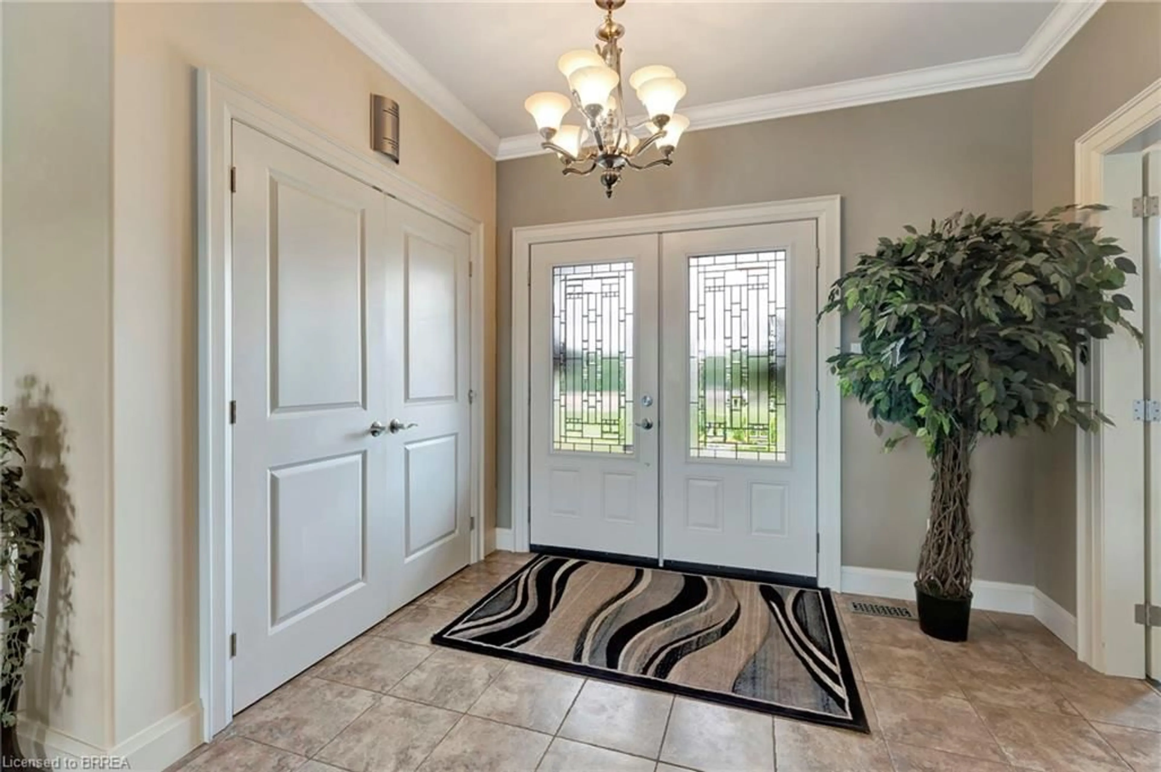 Indoor entryway, carpet floors for 372 Mclean School Rd, St. George Ontario N0E 1N0