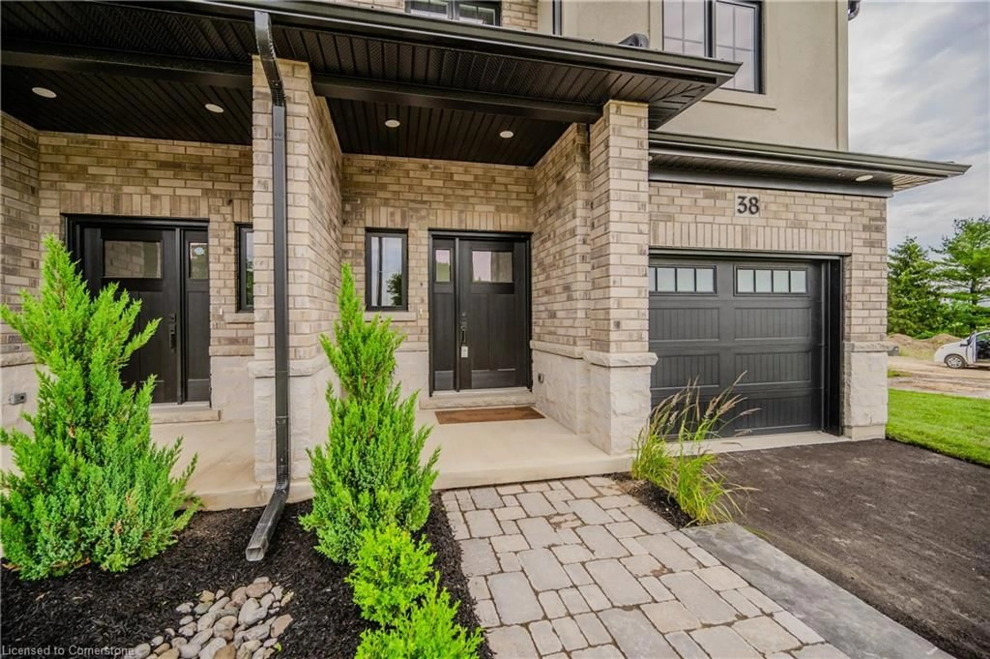 Indoor entryway, wood floors for 38 Walker Rd, Ingersoll Ontario N5C 4H3