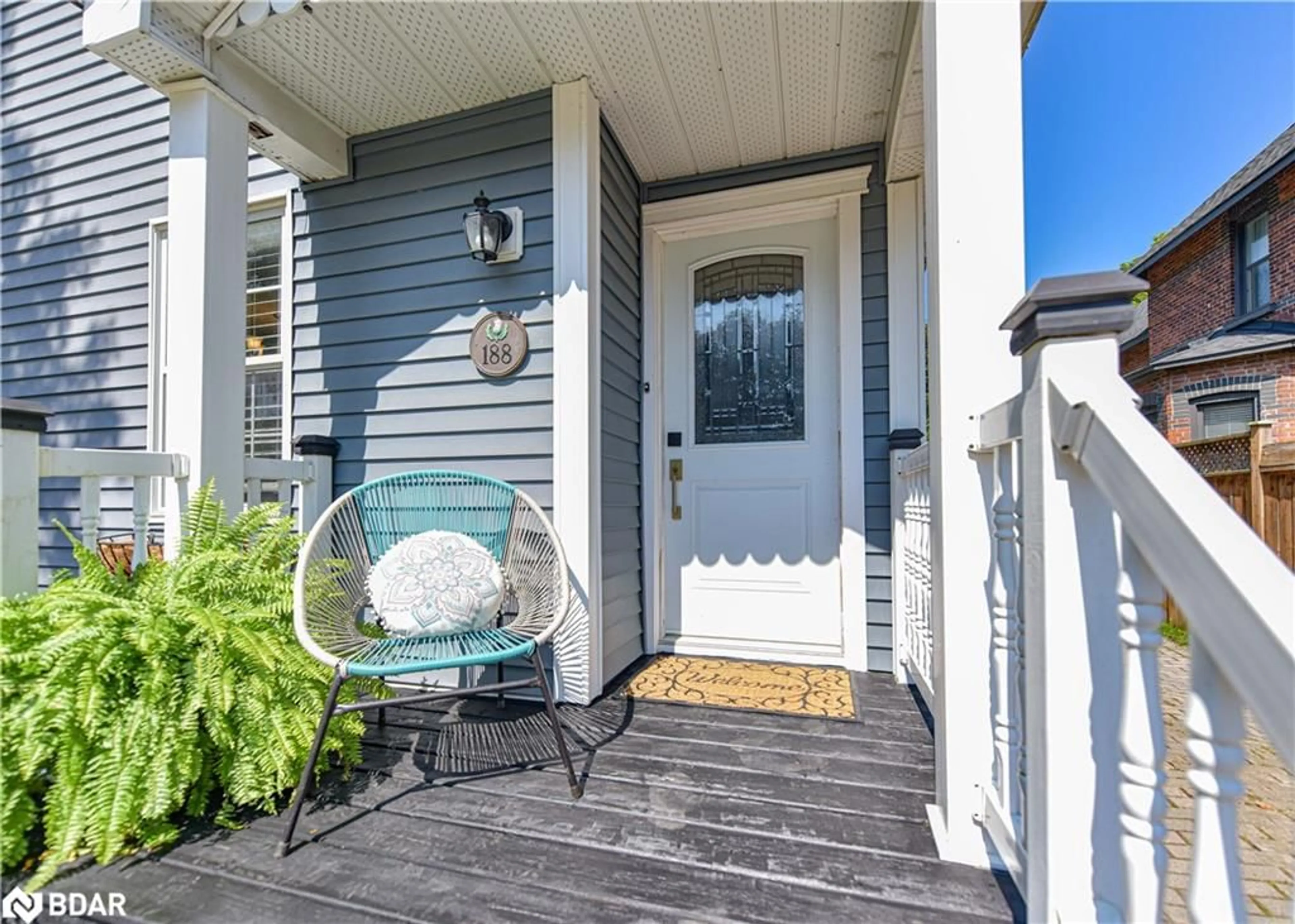 Indoor entryway, wood floors for 188 Nottawasaga St, Orillia Ontario L3V 3K1