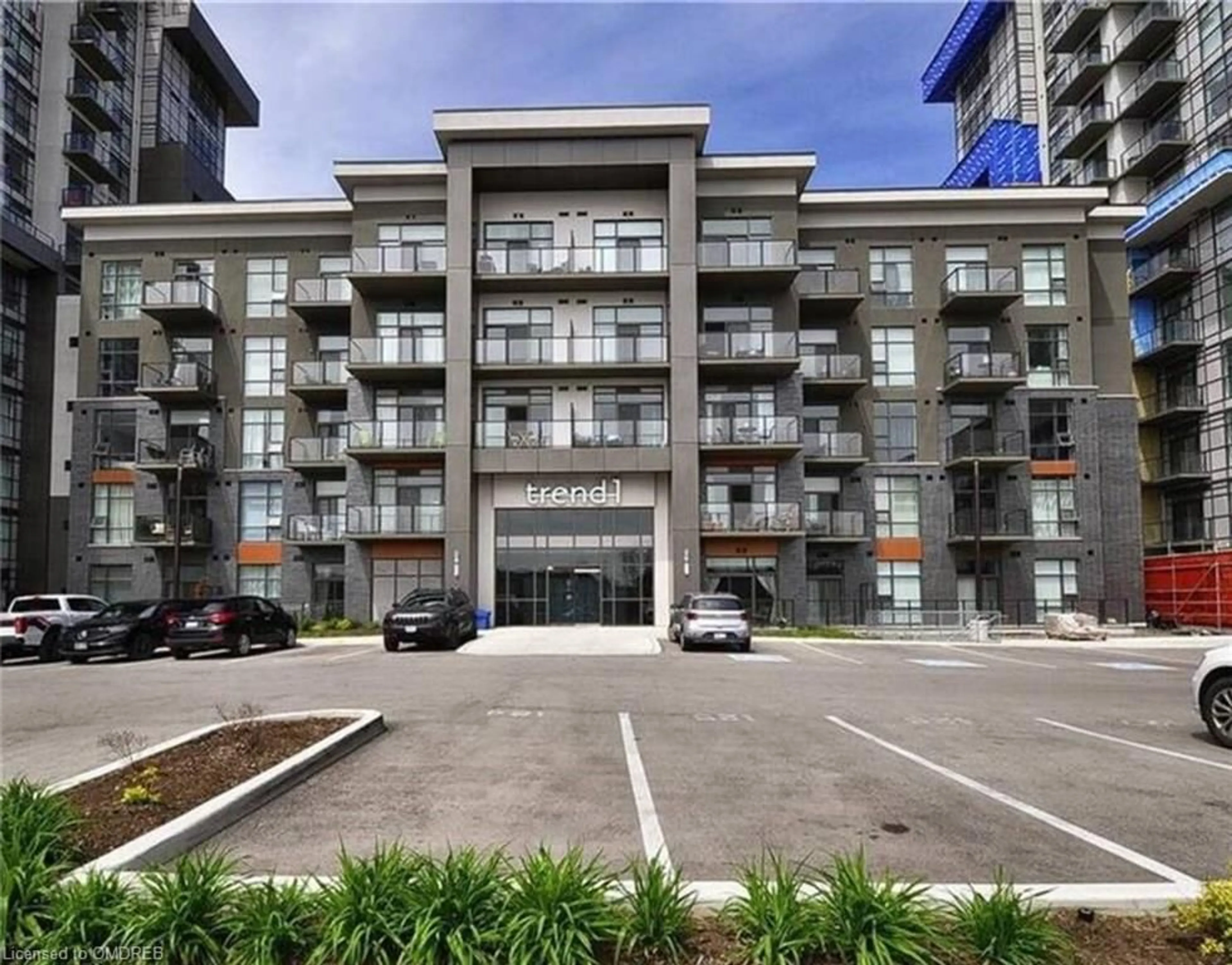 A pic from exterior of the house or condo for 450 Dundas St #1001, Waterdown Ontario L8B 1Z2