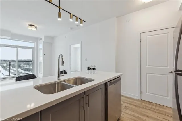 Additional property image - 450 Dundas St Unit 1001