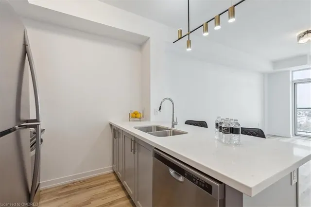 Additional property image - 450 Dundas St Unit 1001