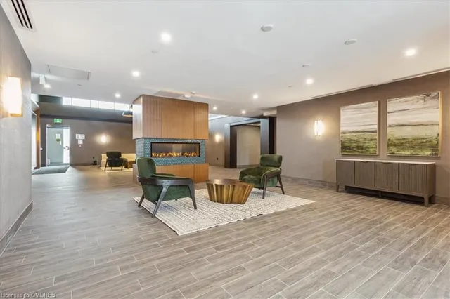 Additional property image - 450 Dundas St Unit 1001