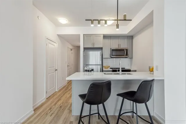 Additional property image - 450 Dundas St Unit 1001