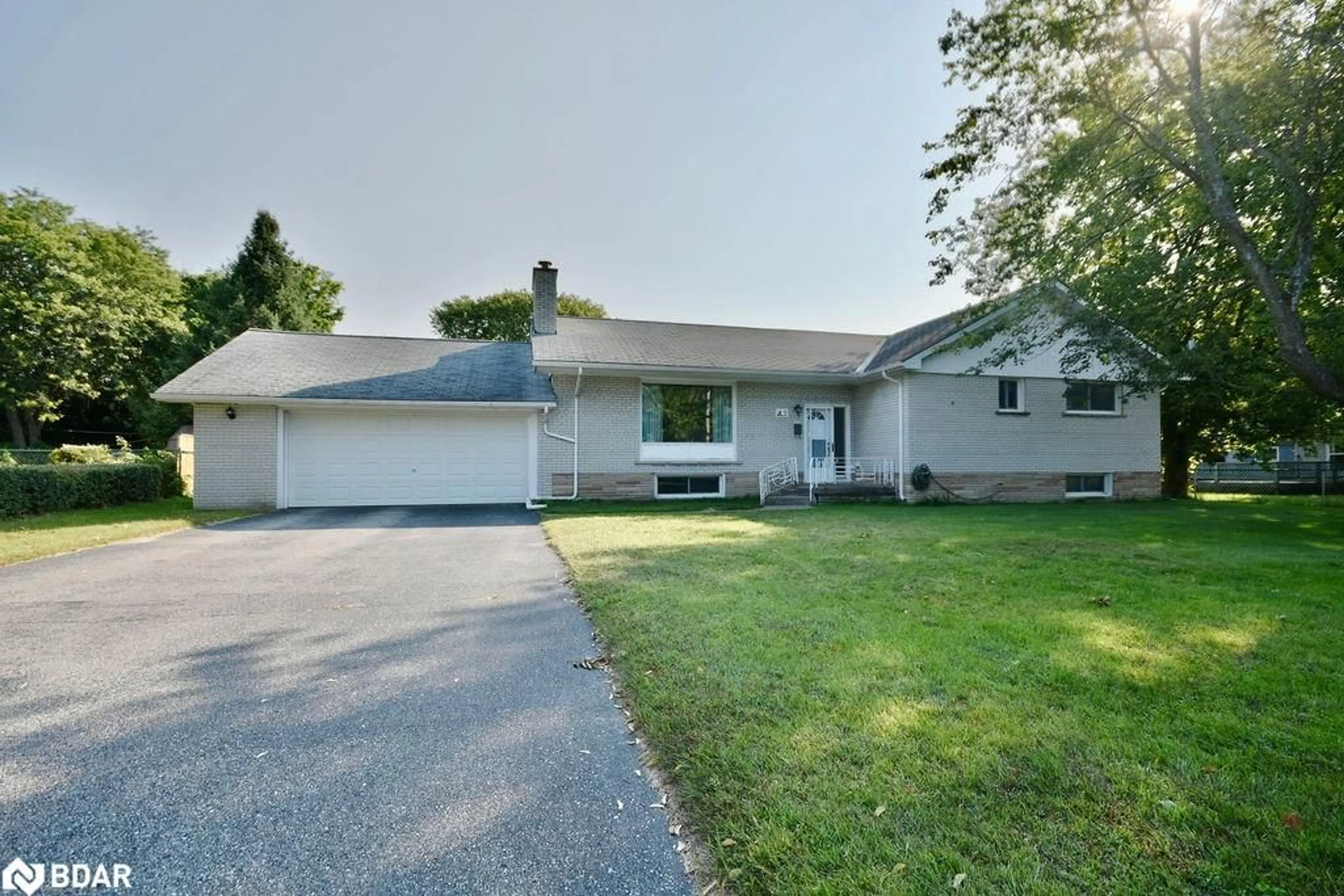 Frontside or backside of a home, the street view for 9 Anne St, Penetanguishene Ontario L9M 1K5