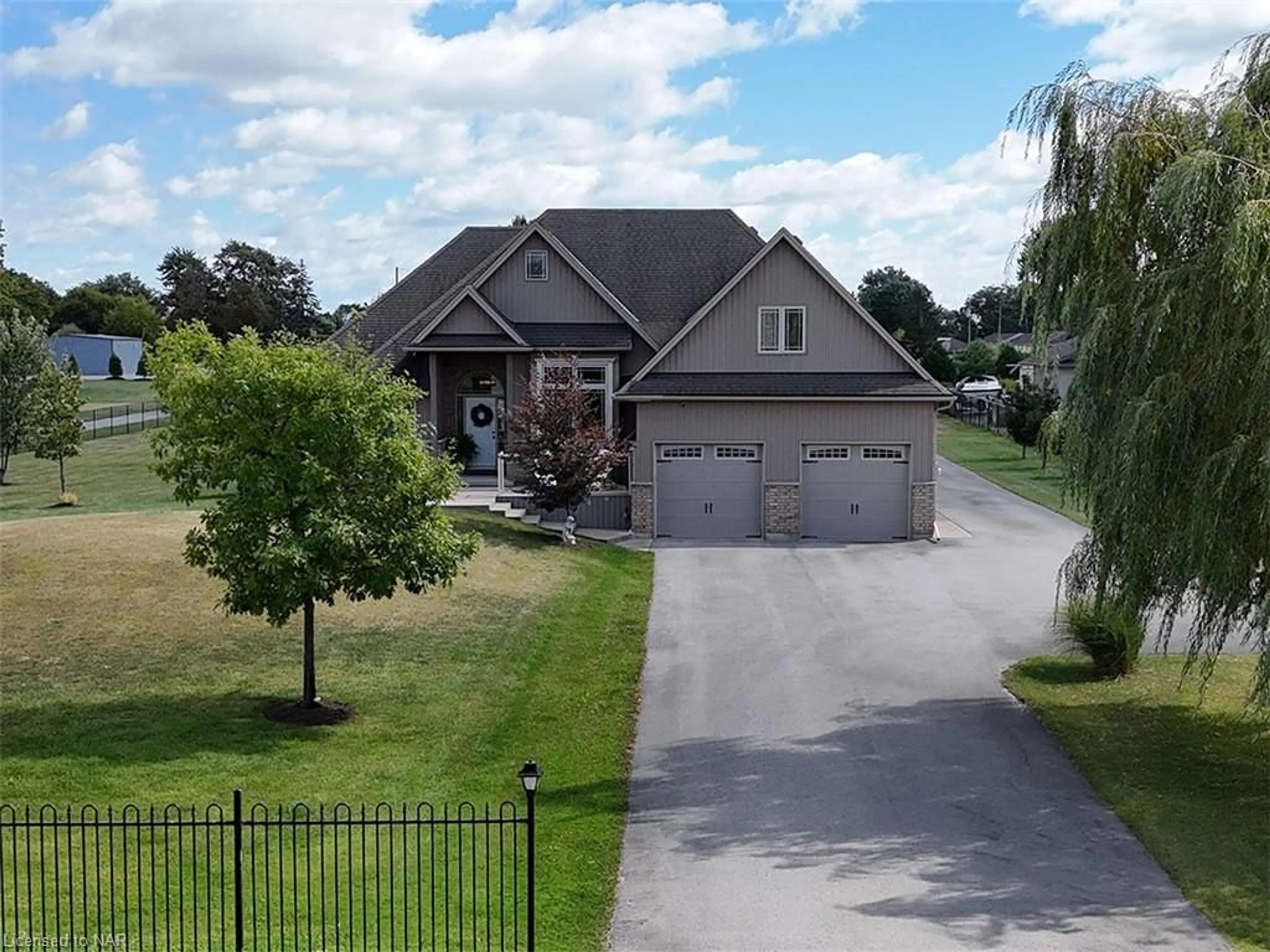 Frontside or backside of a home, the street view for 20219 Youngs Rd, Port Colborne Ontario L3K 5V4